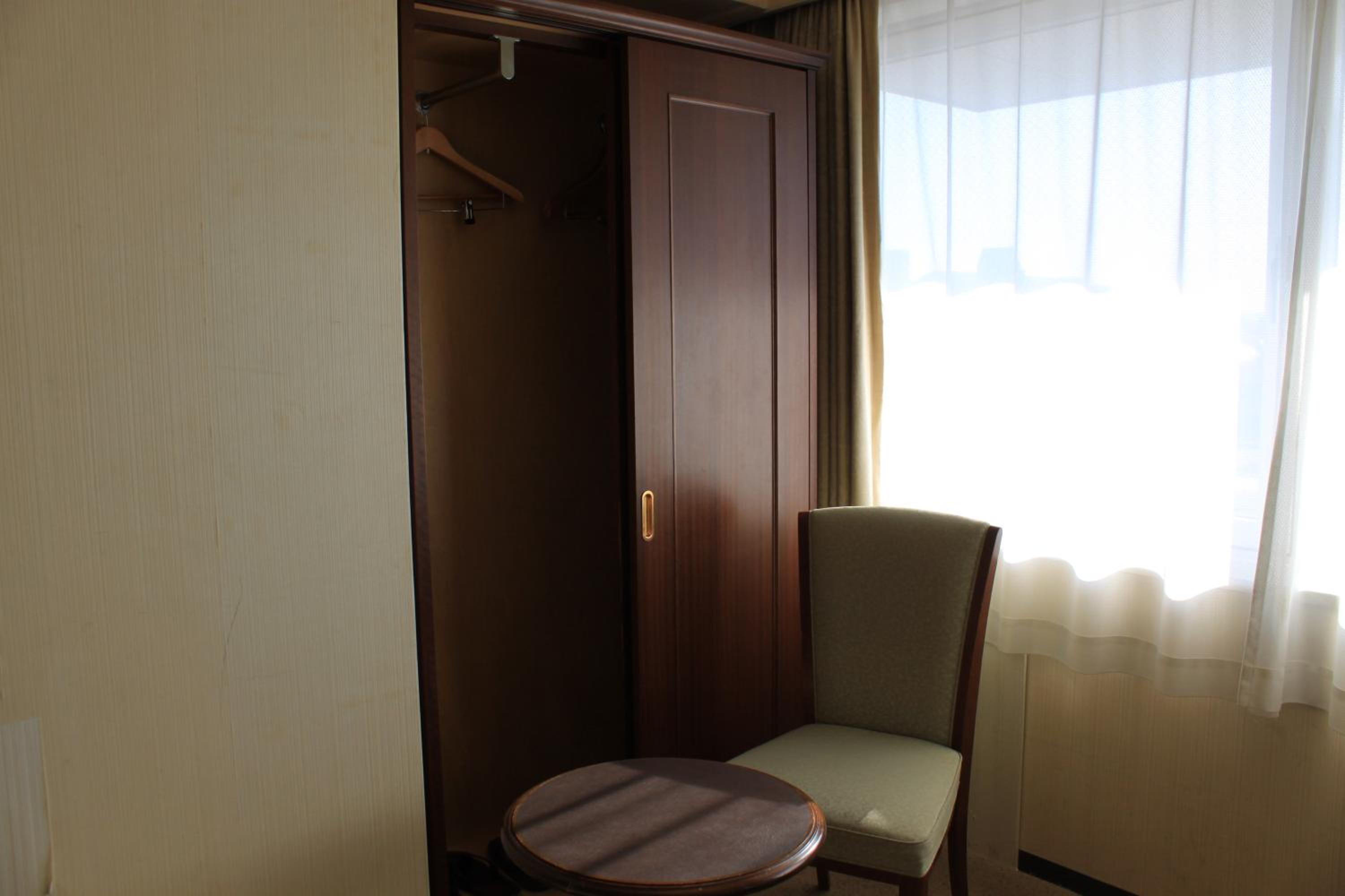 Standard Twin Room - Photo 5