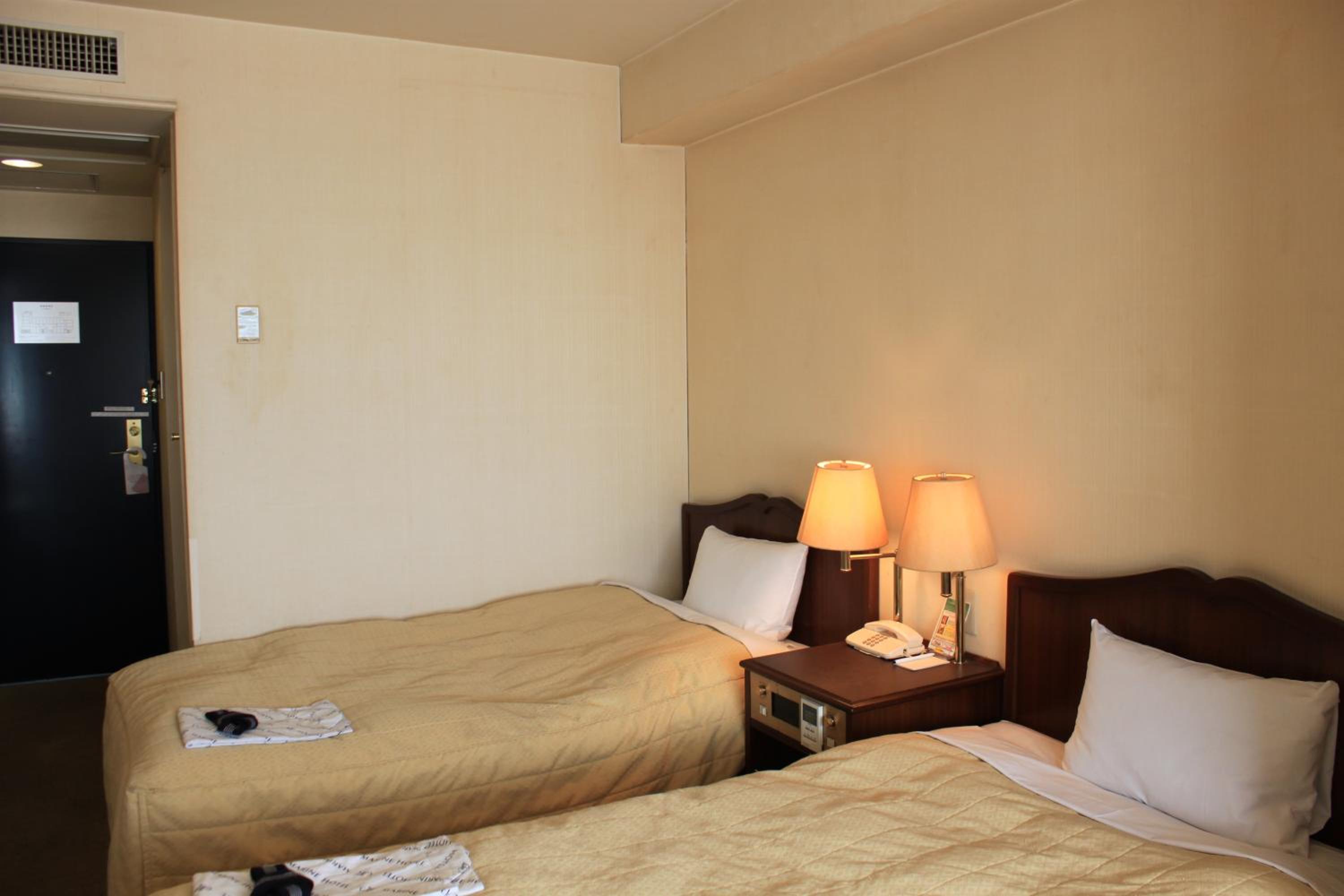 Standard Twin Room - Photo 8