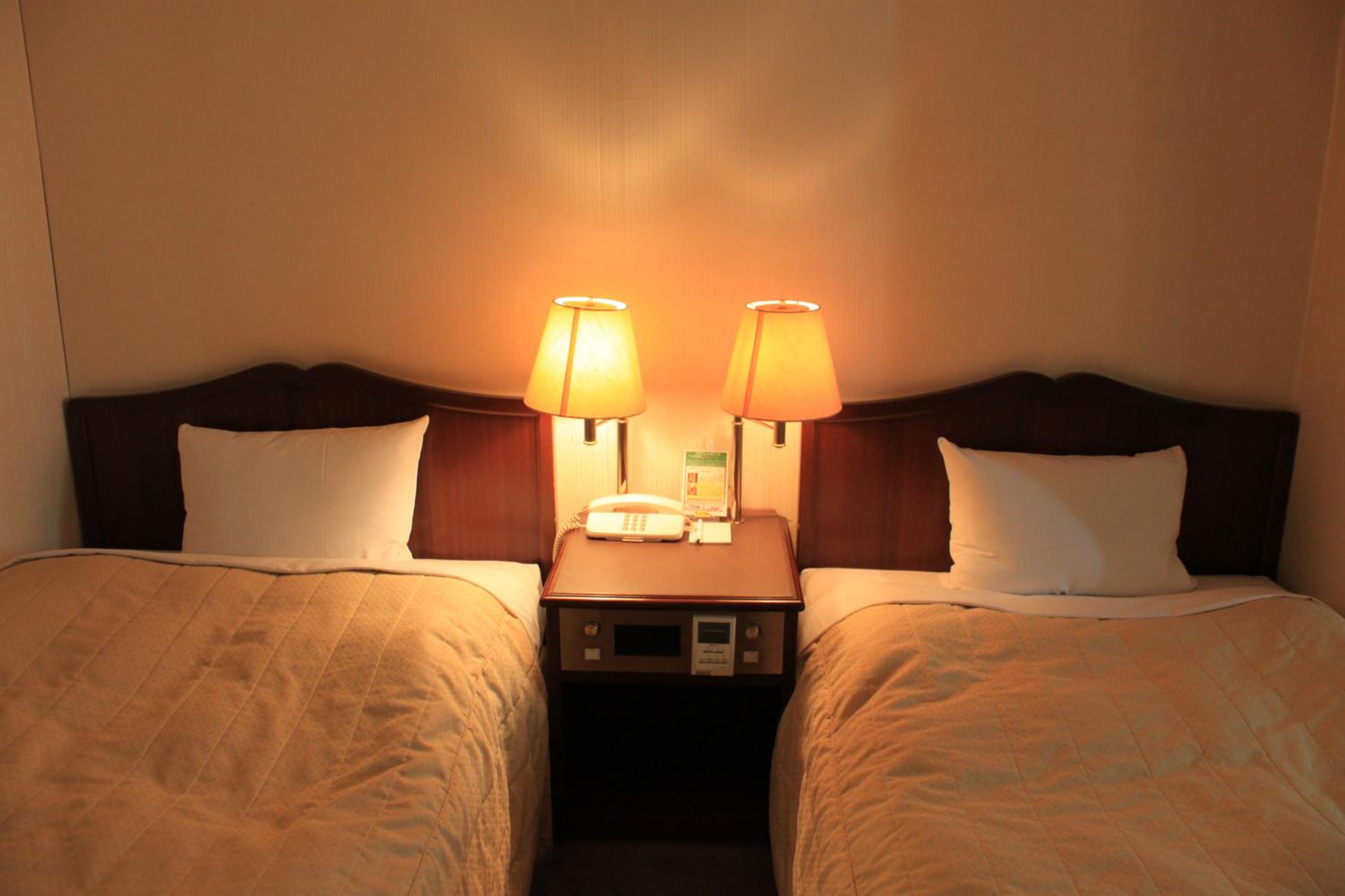 Standard Twin Room - Photo 6