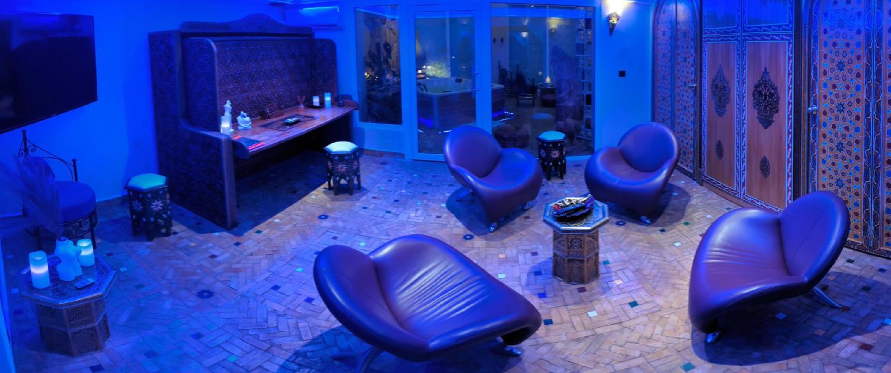 Deluxe King Suite - Photo 4