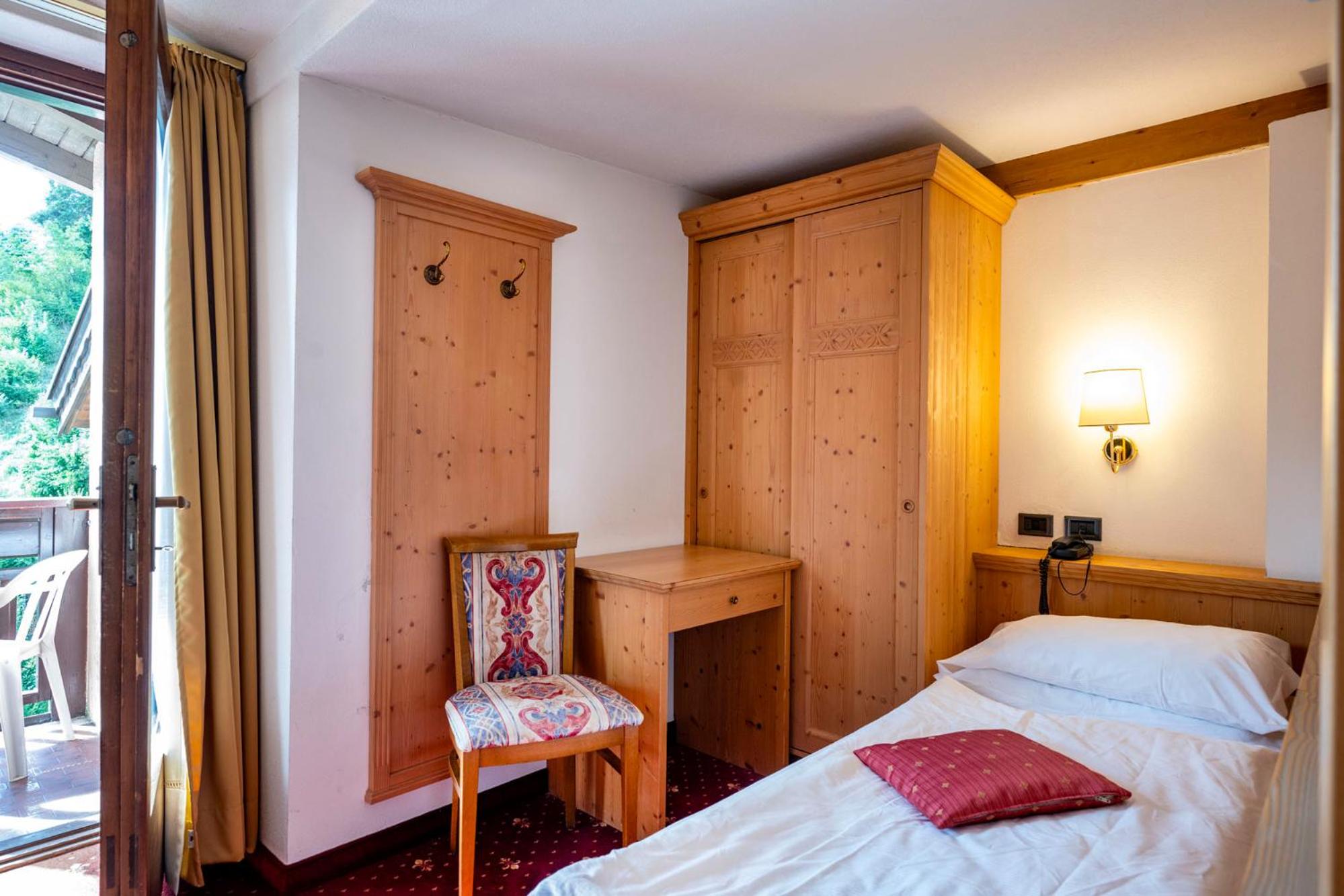 Single Room with Balcony photo 1