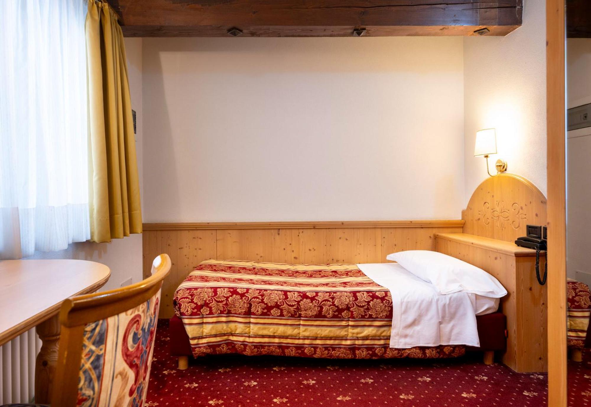 Single Room with Balcony photo 2