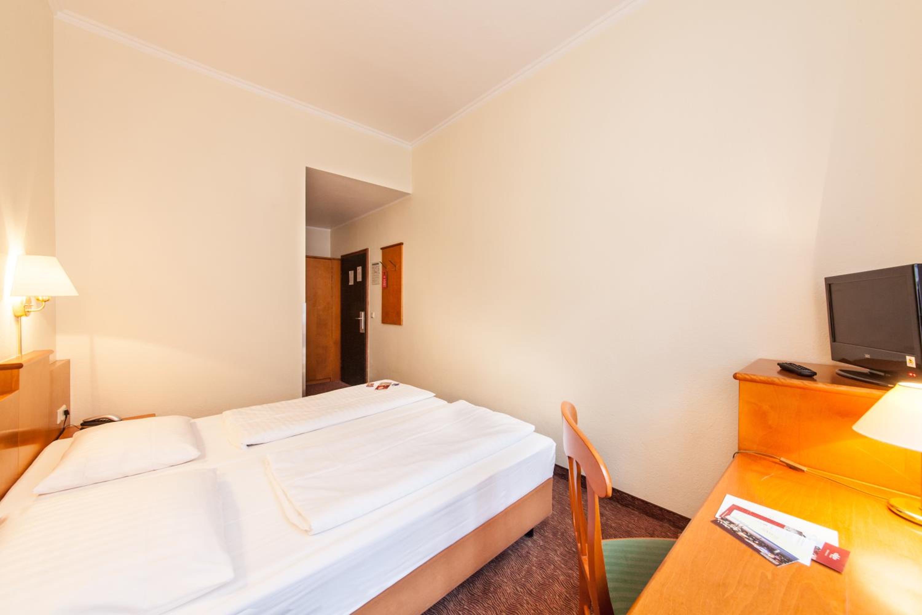 Double Room - Photo 3