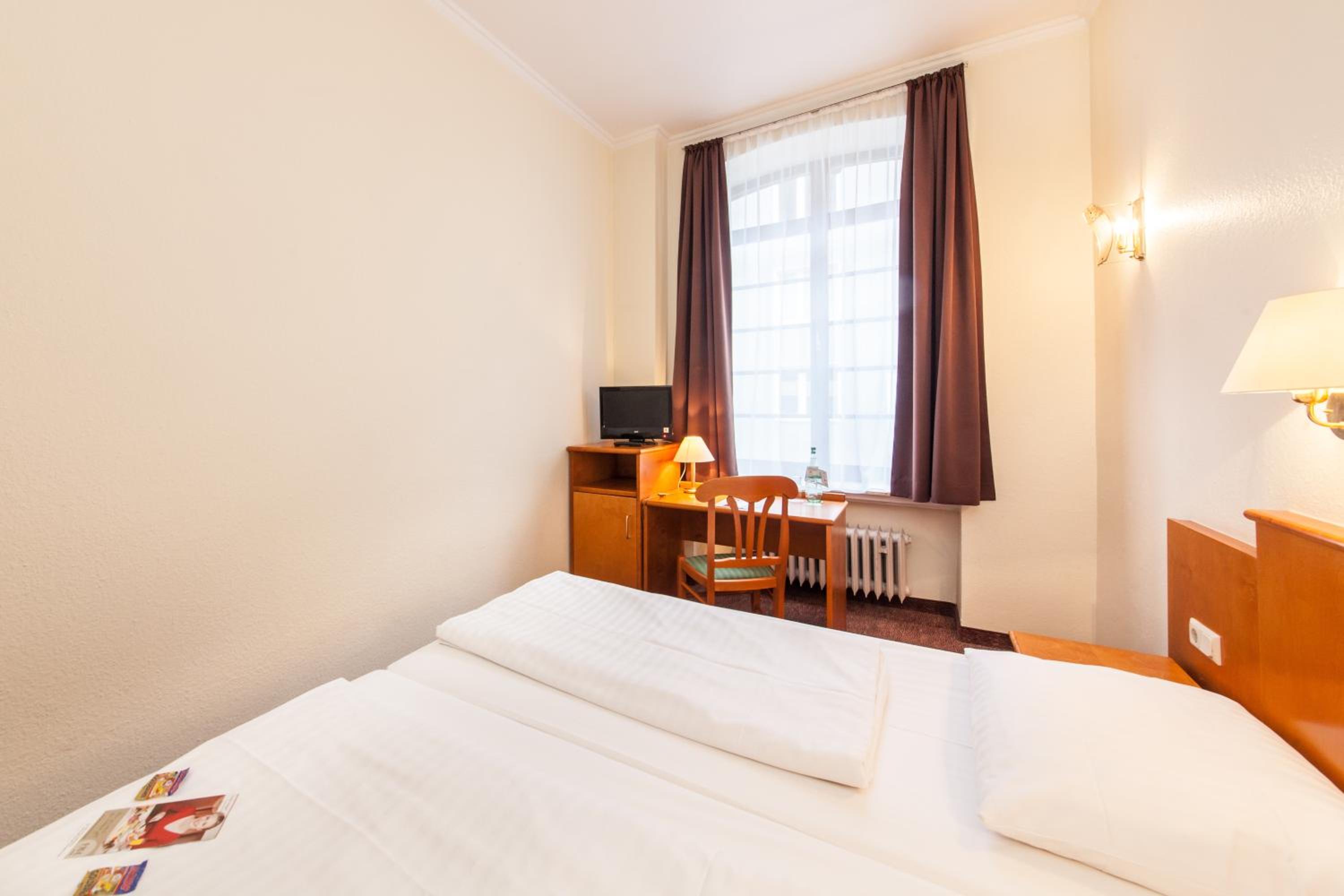 Double Room - Photo 4