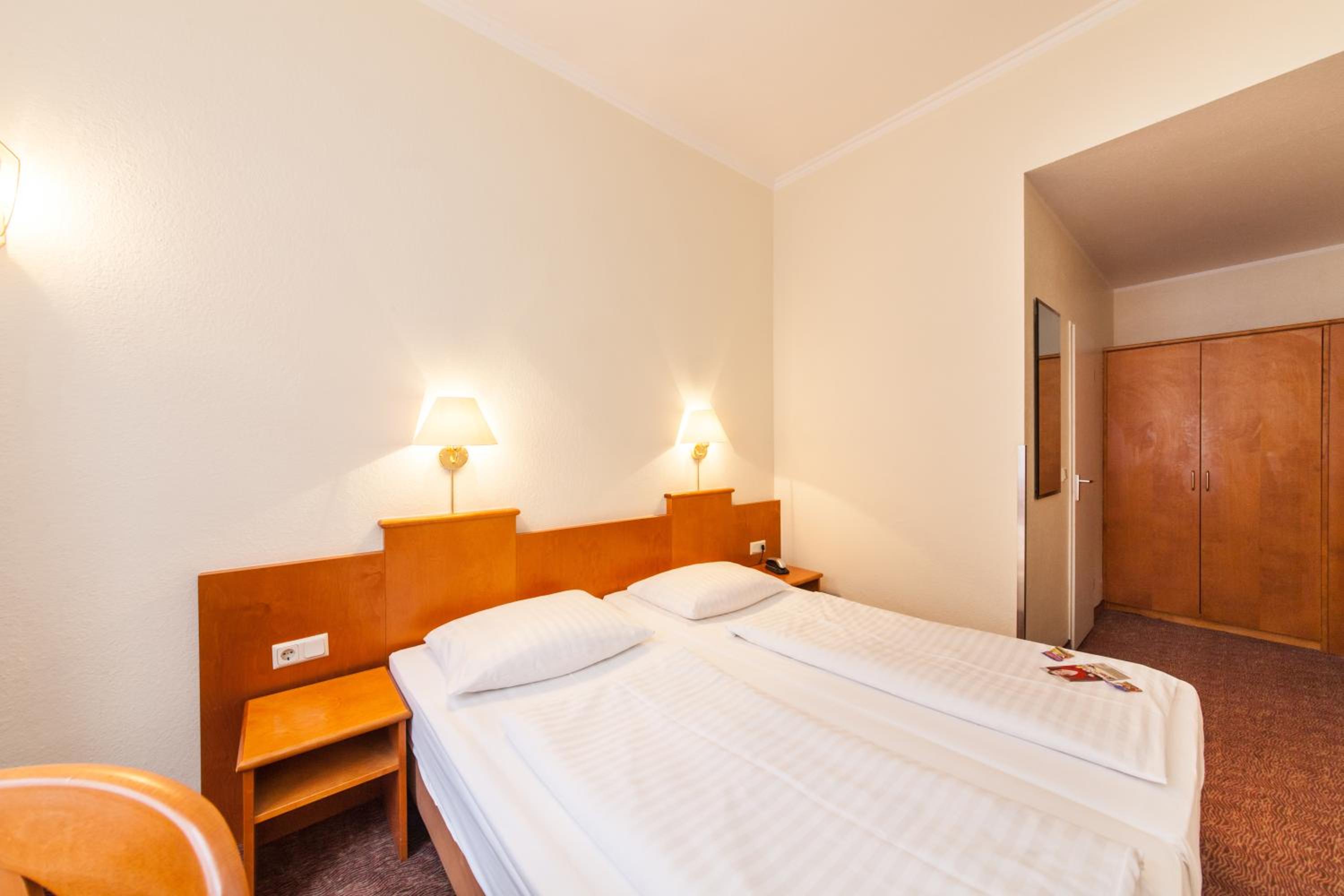 Double Room - Photo 2