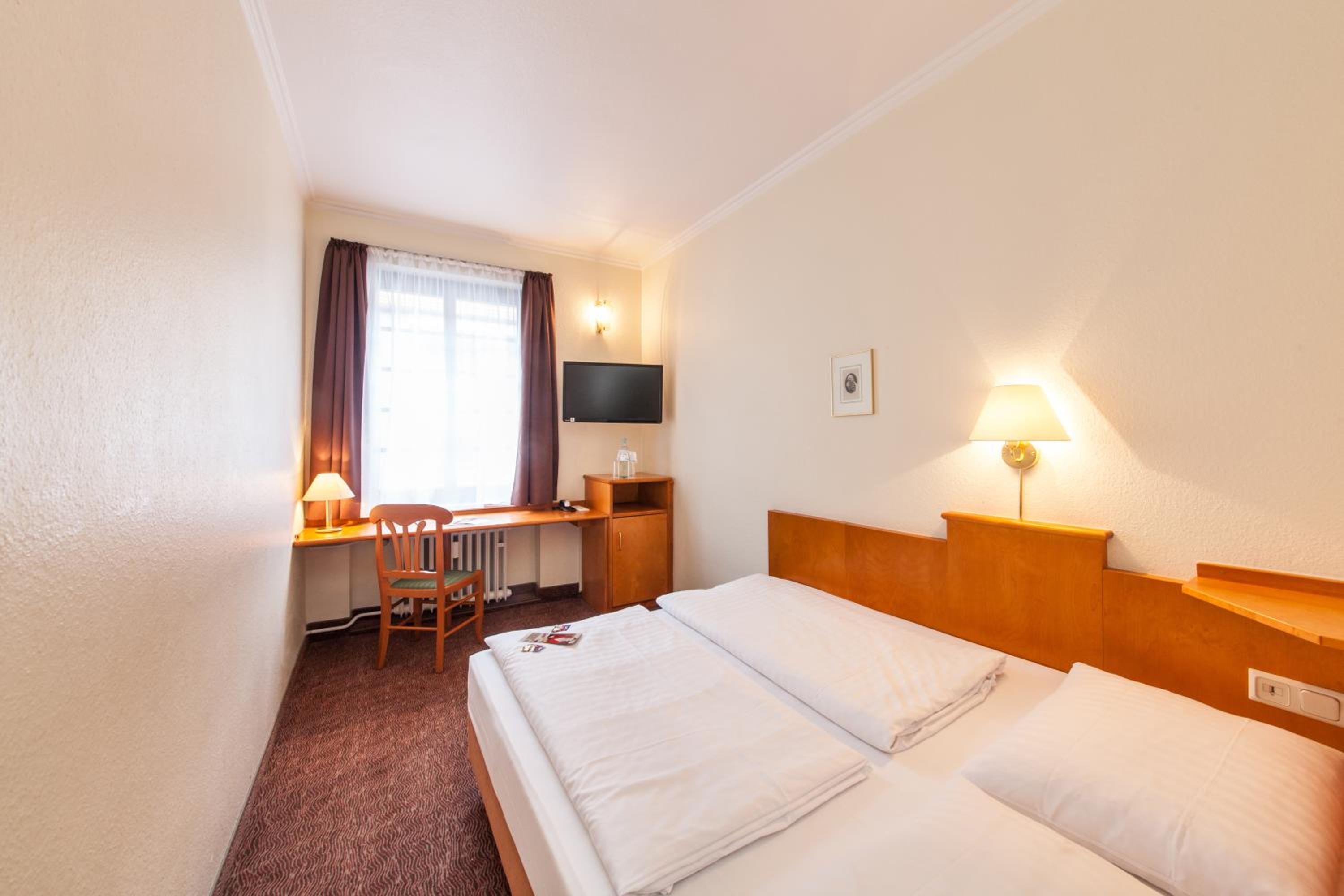 Queen Room - Photo 1