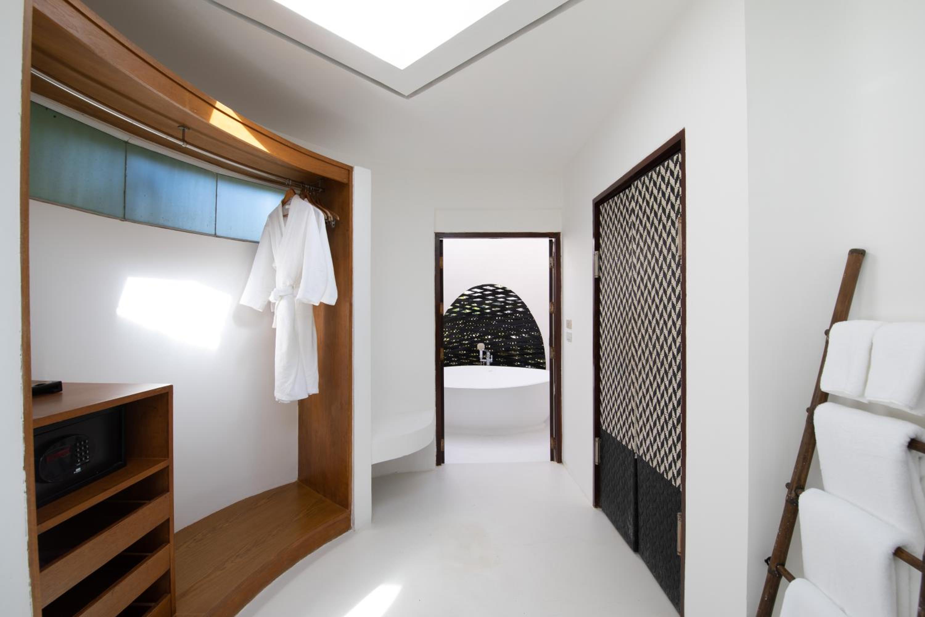Villa with Sea View - Photo 2