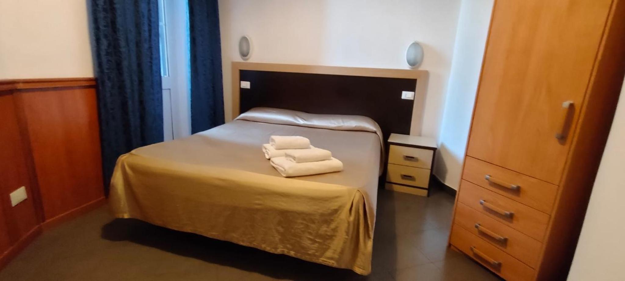 Large Single Room photo 1