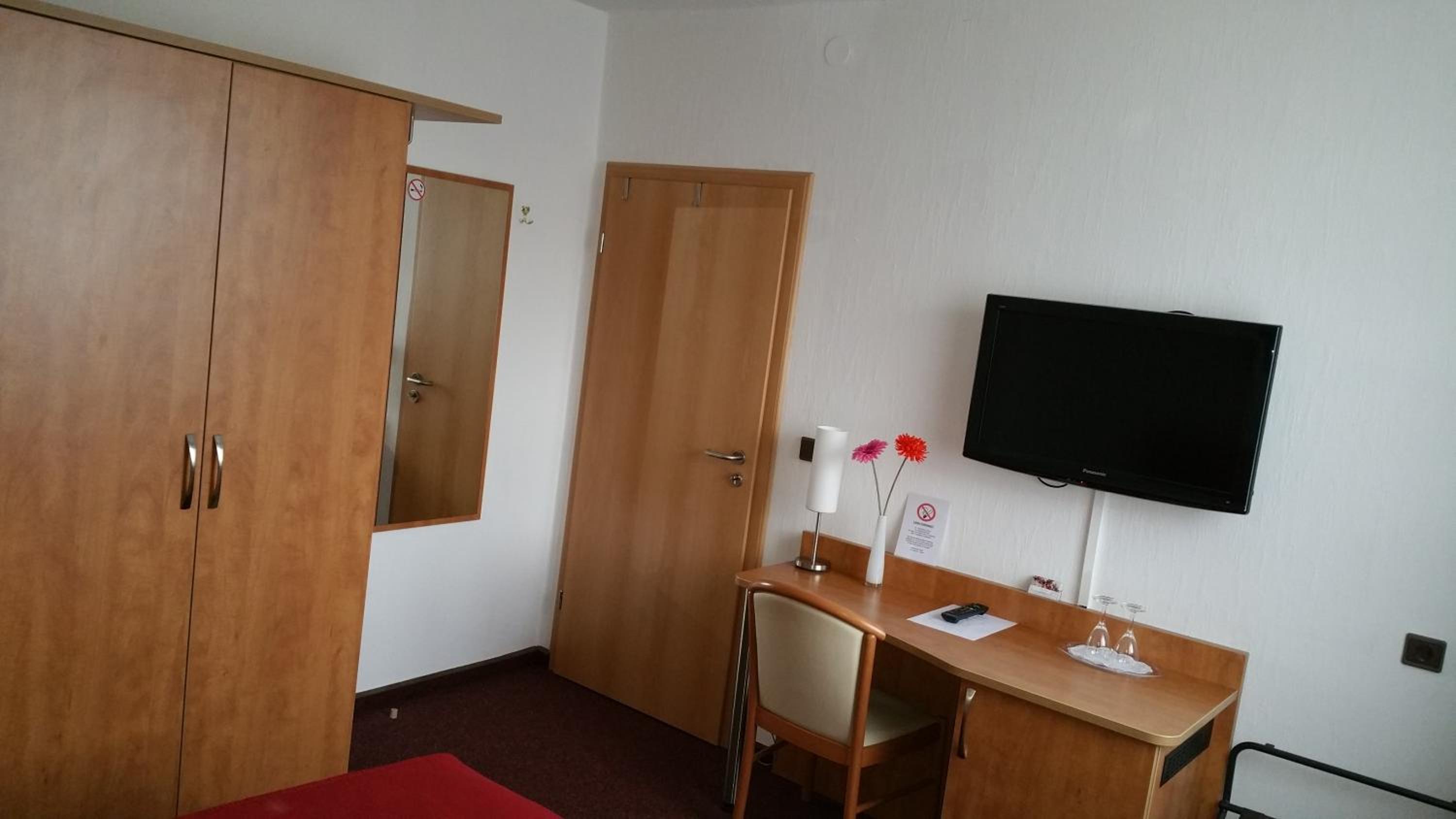 Double Room - Photo 3