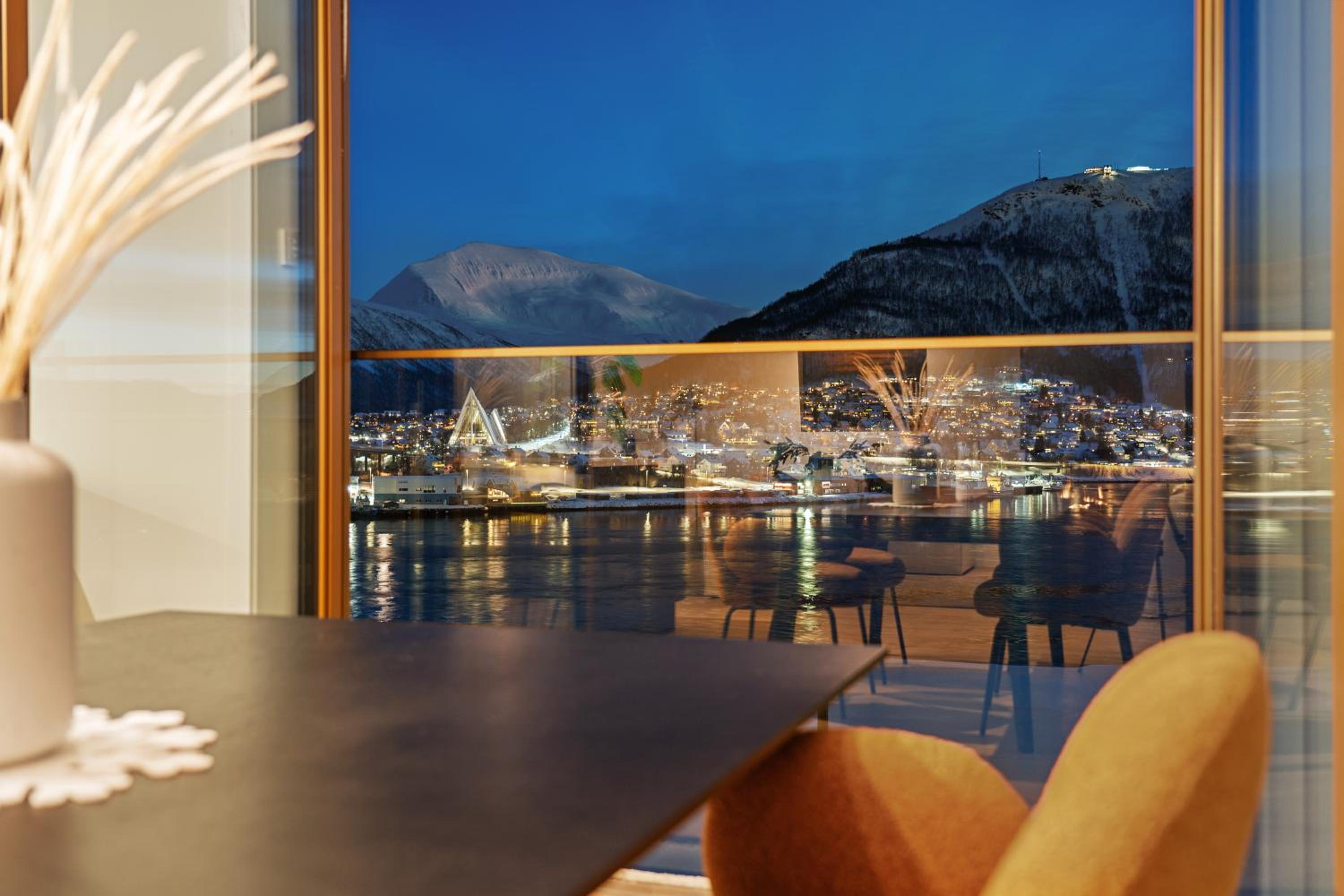 Two-Bedroom Apartment with Balcony and Sea View