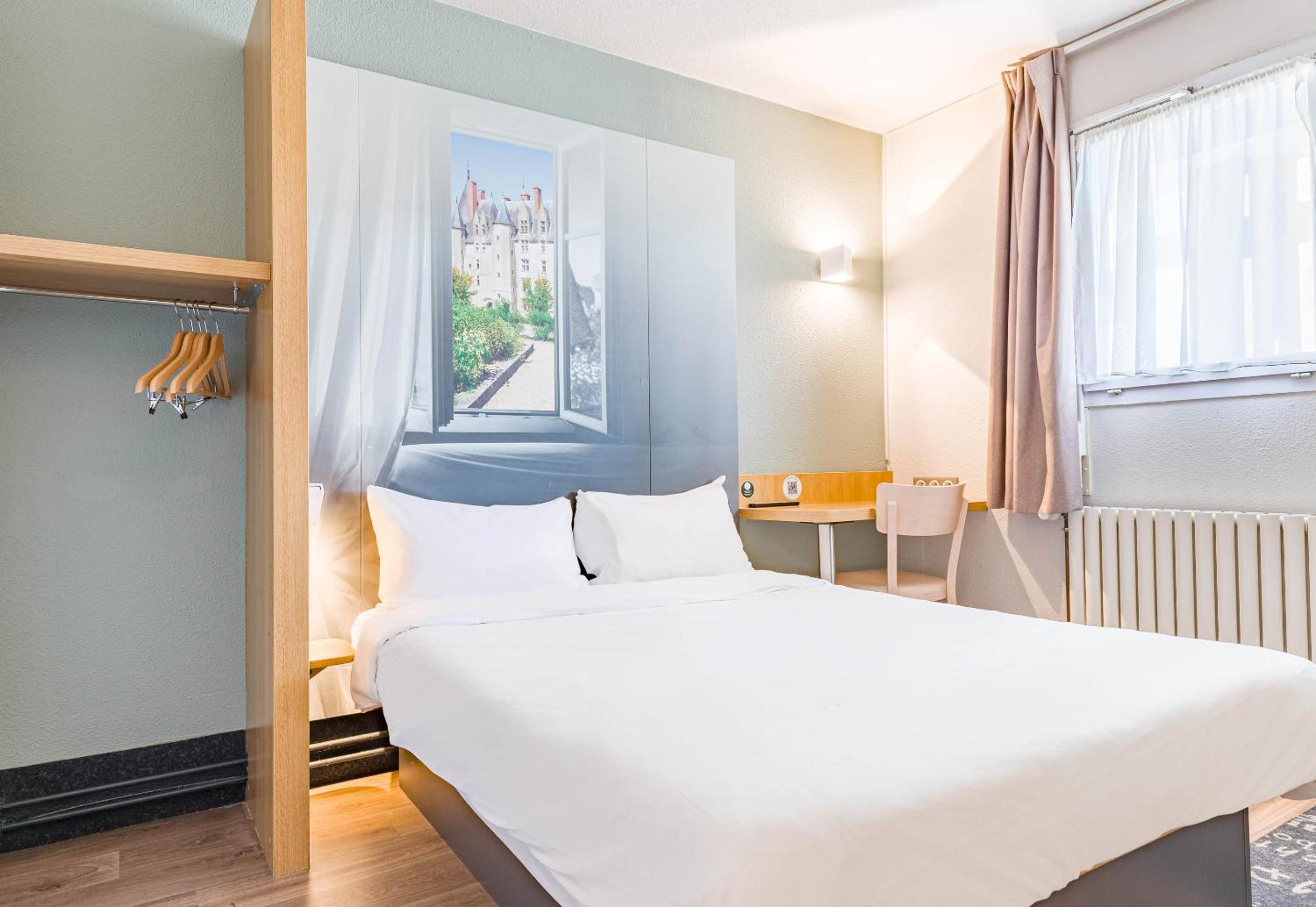 Double Room - Photo 8