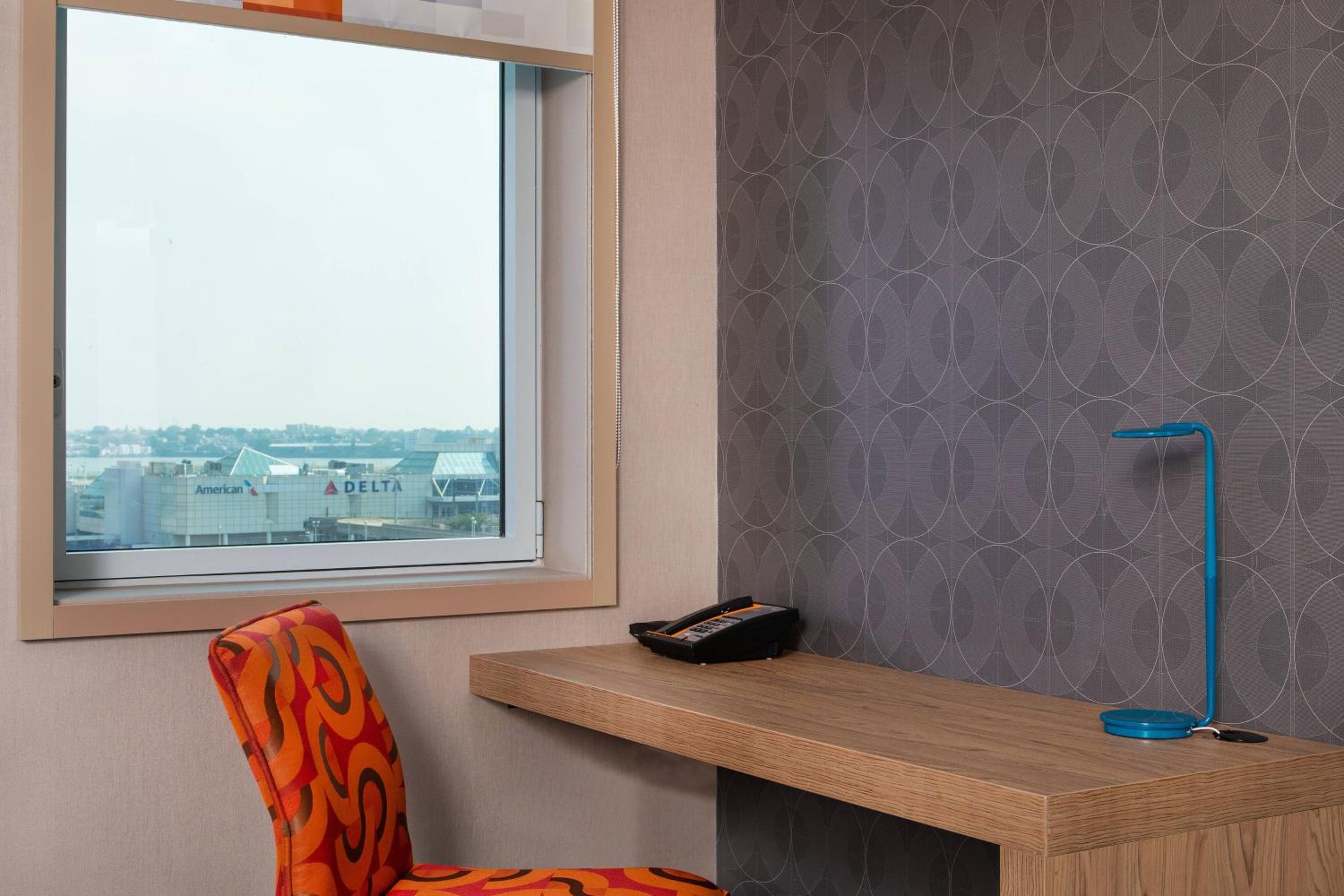 King Room with Adapted Tub - Mobility and Hearing Accessible