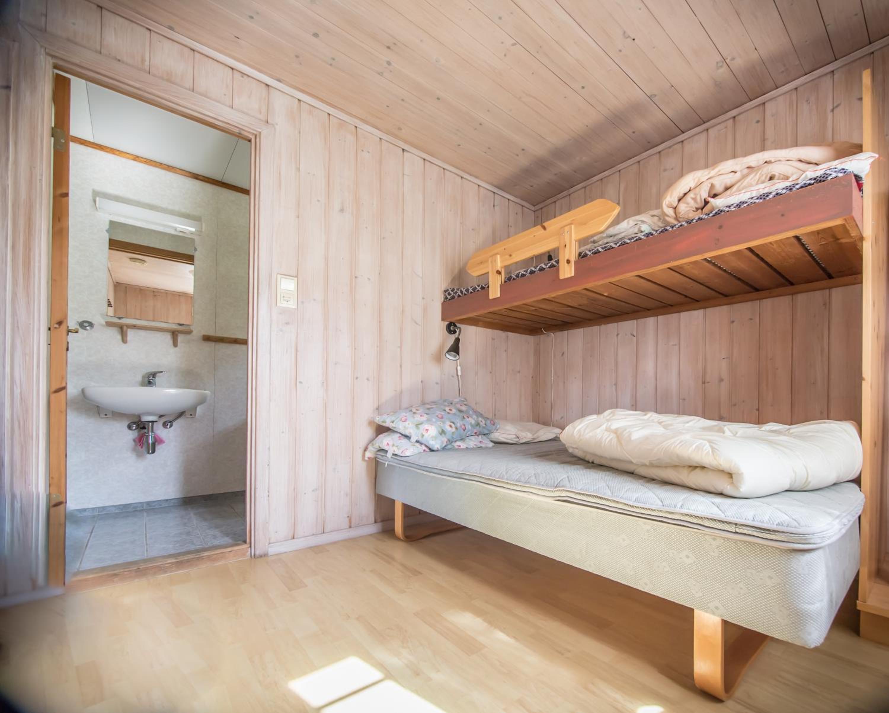 One-Bedroom Cottage - Photo 3