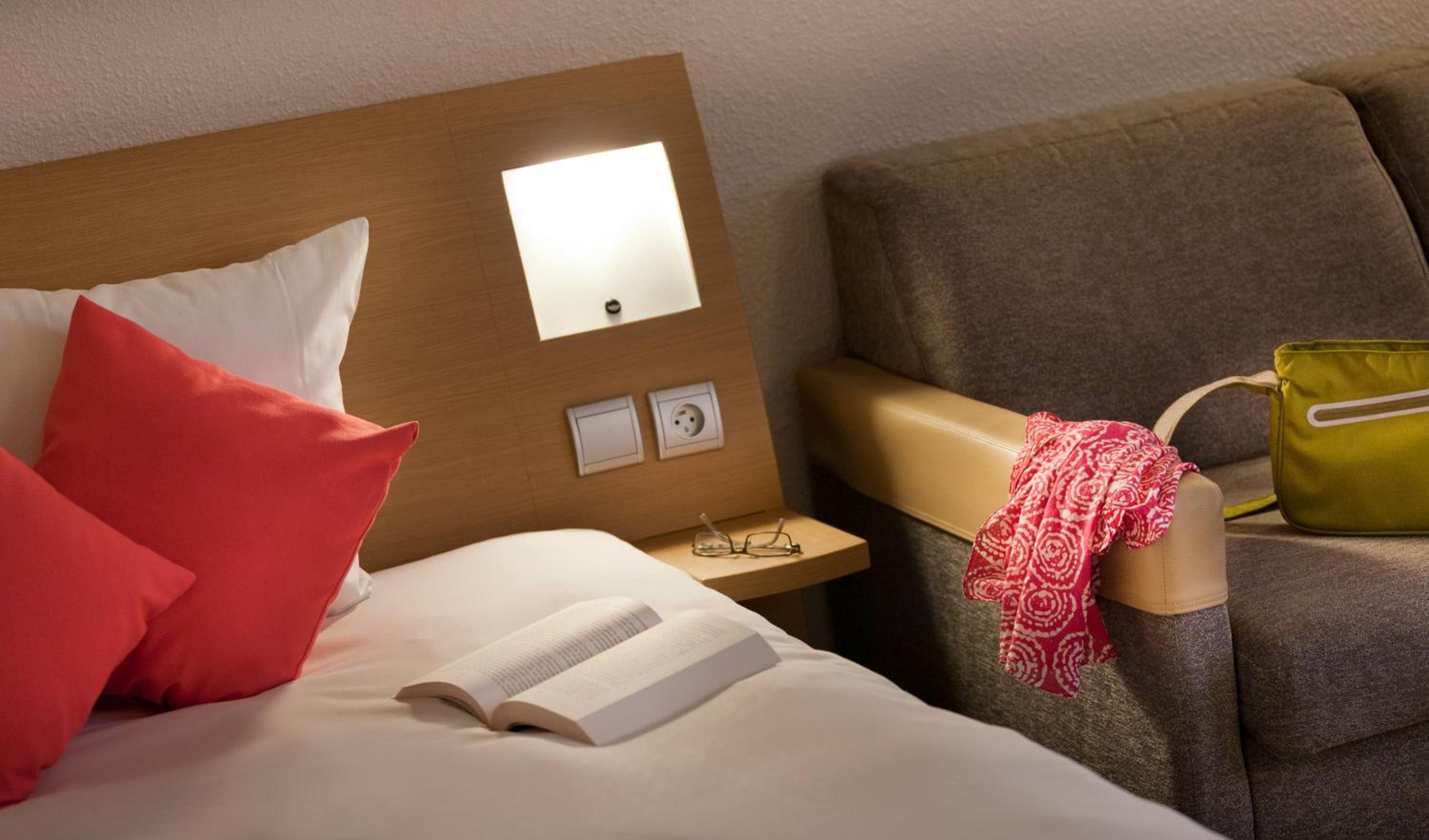 Classic Double Room with Sofa Bed - Photo 4