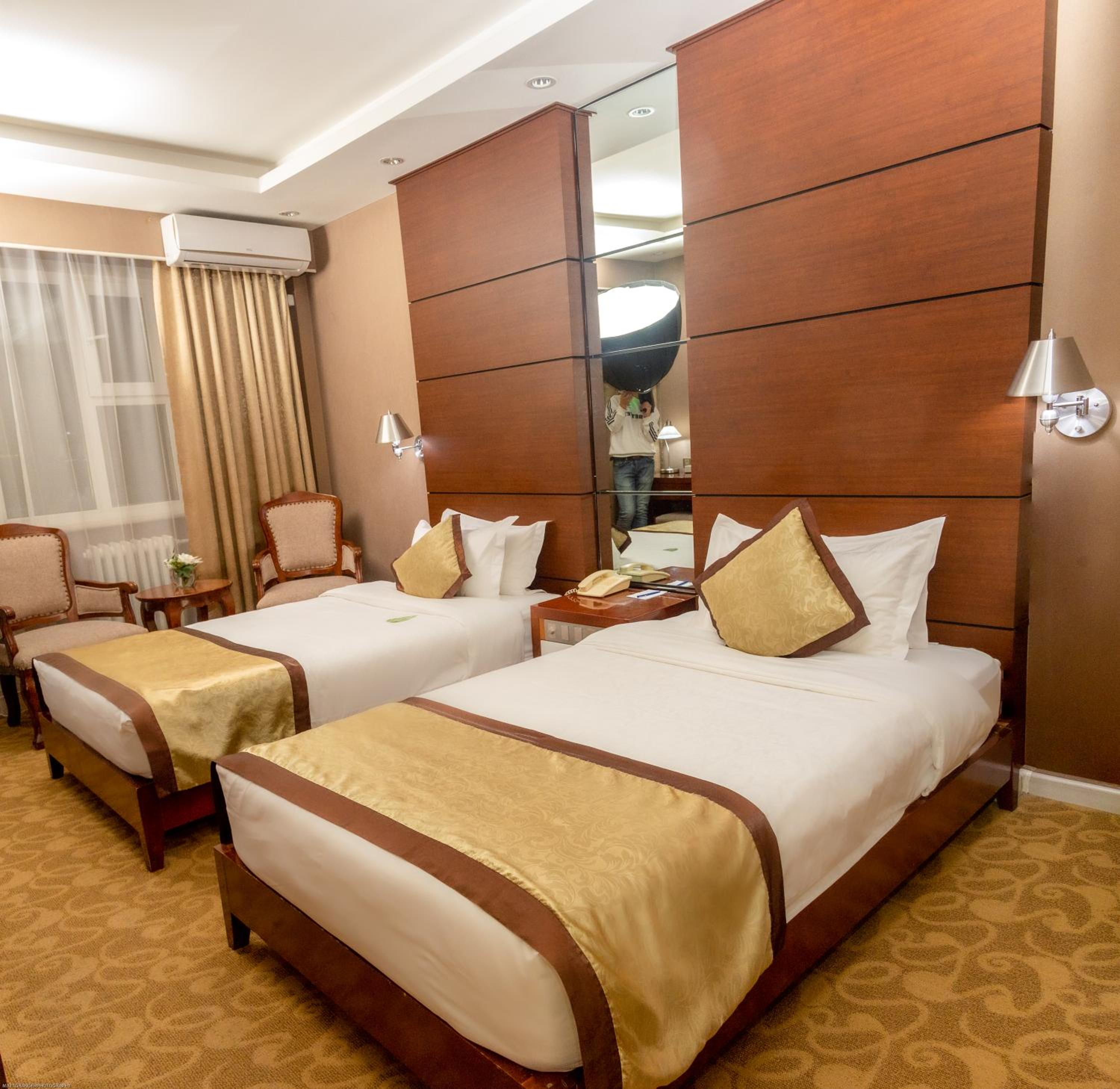 Standard Twin Room - Photo 1