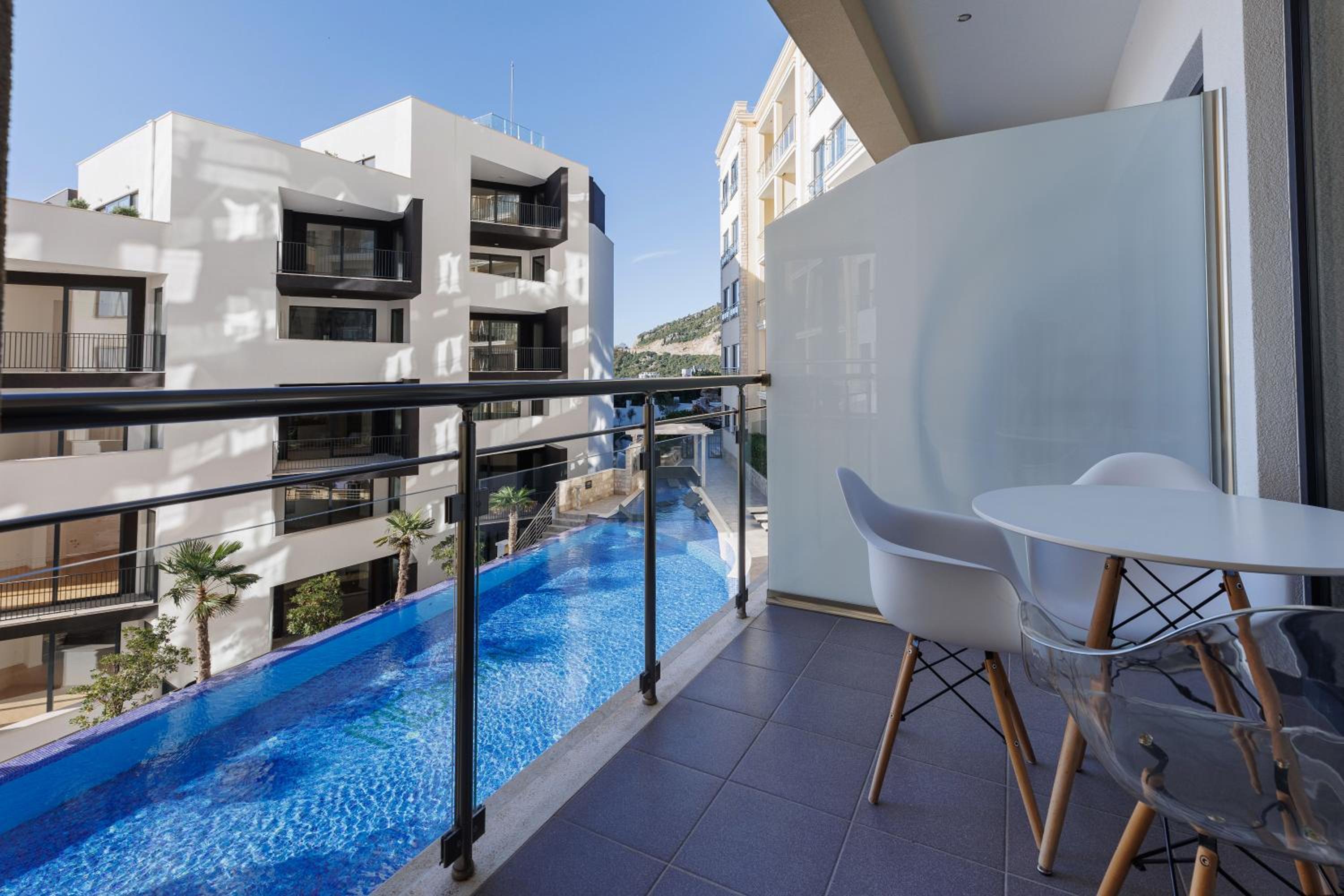 Apartment with View photo 3
