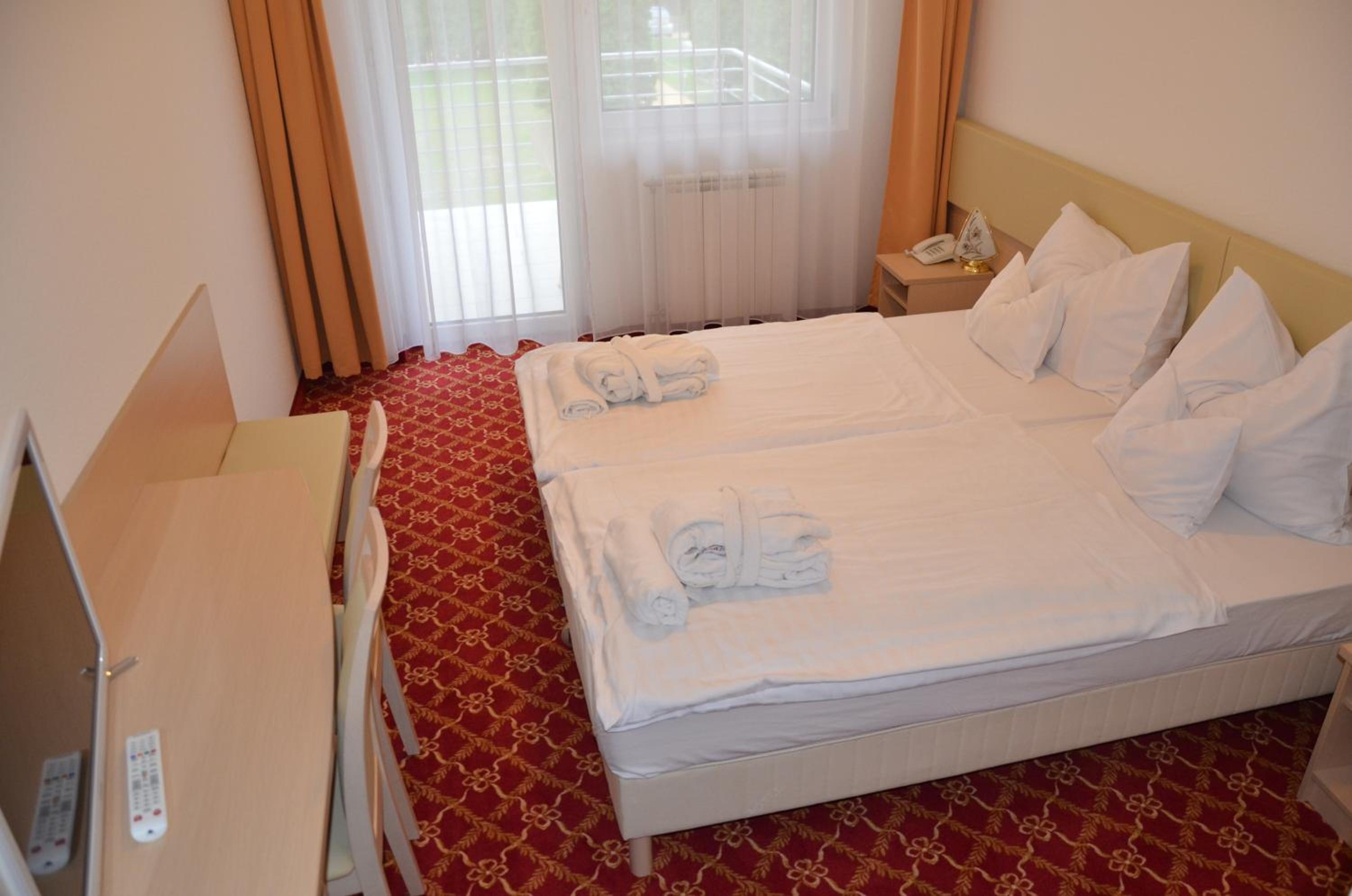 Standard Double Room with Balcony - Photo 2