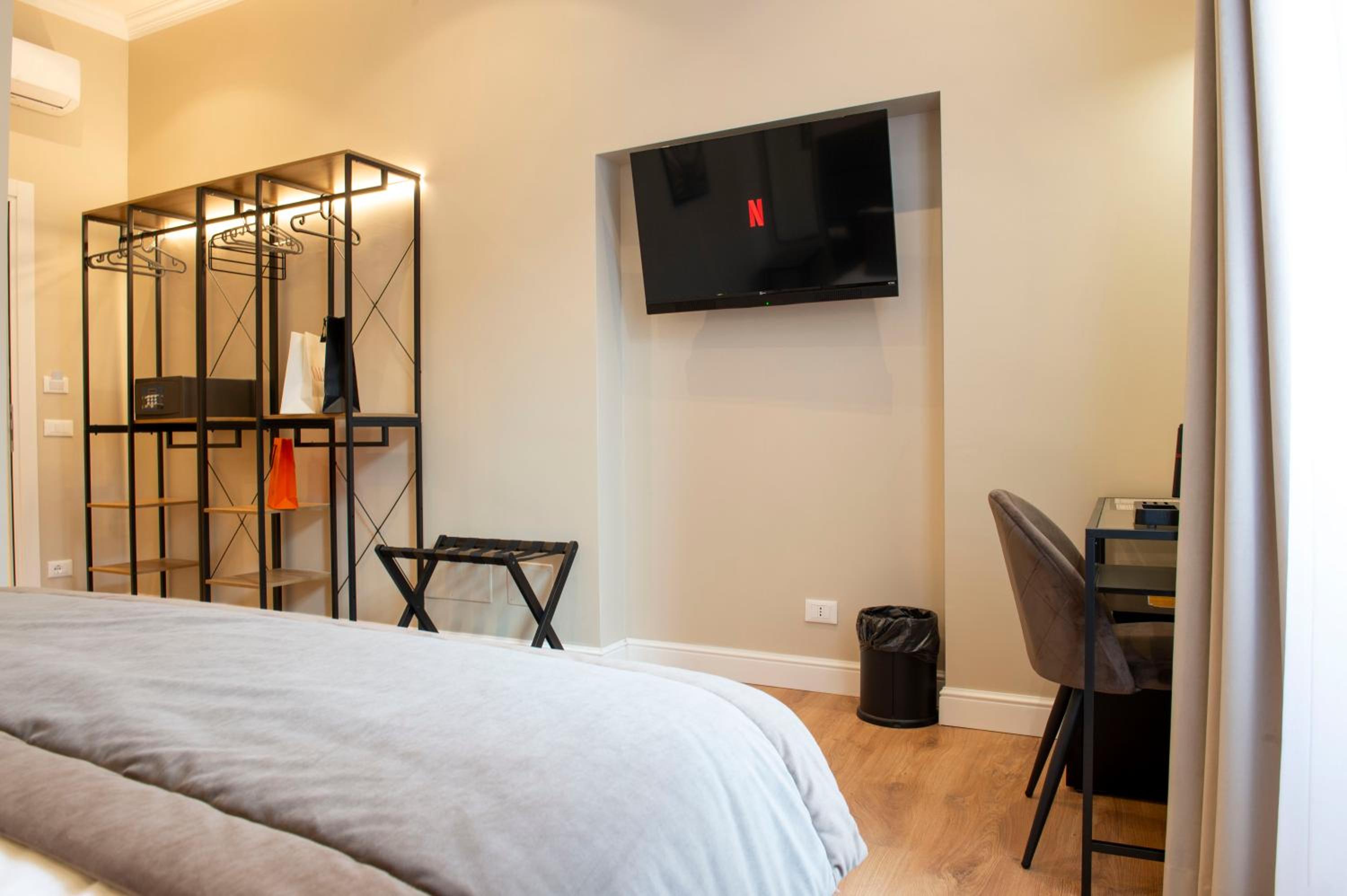 Superior Double or Twin Room photo 3