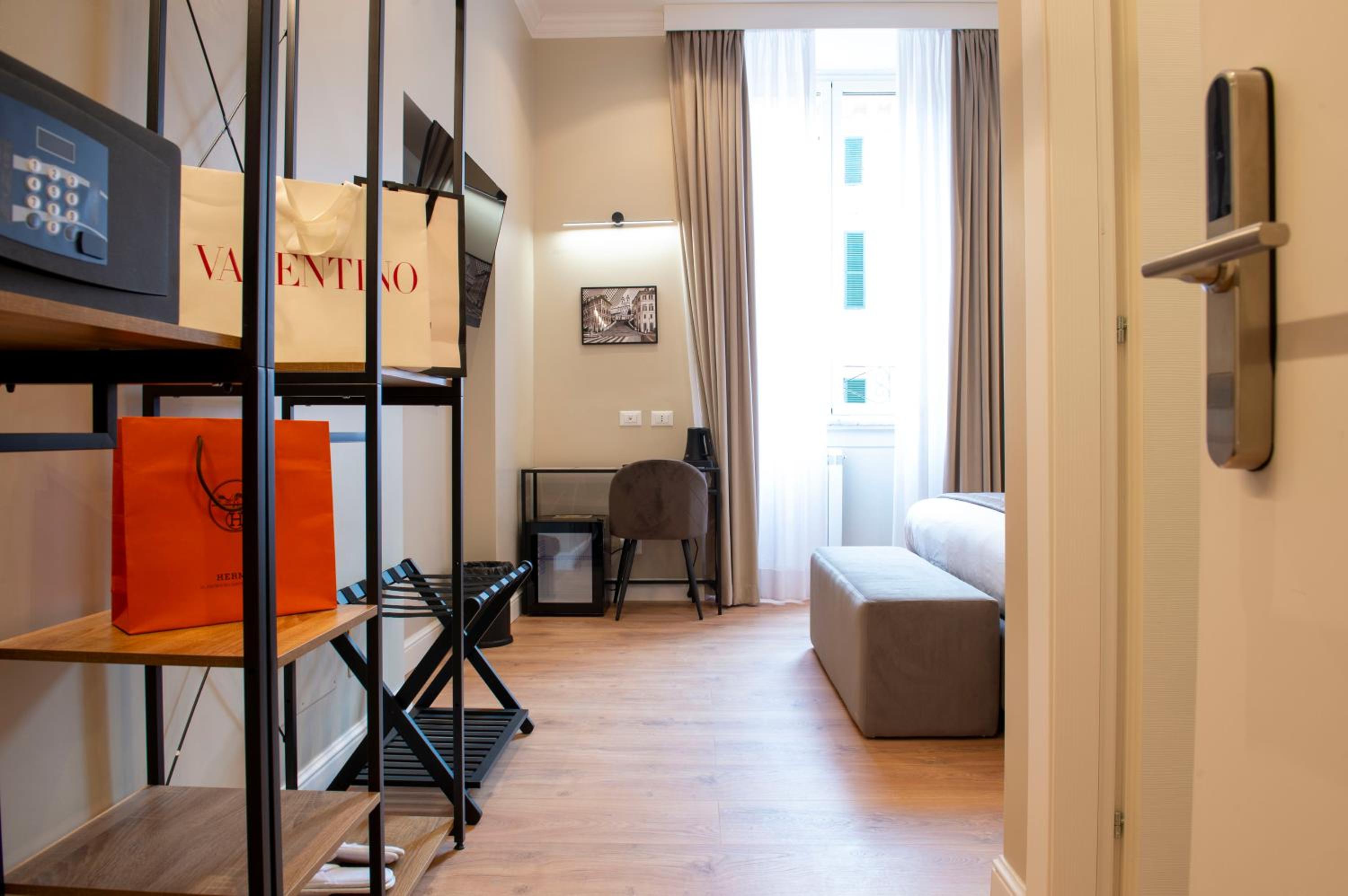 Superior Double or Twin Room photo 3