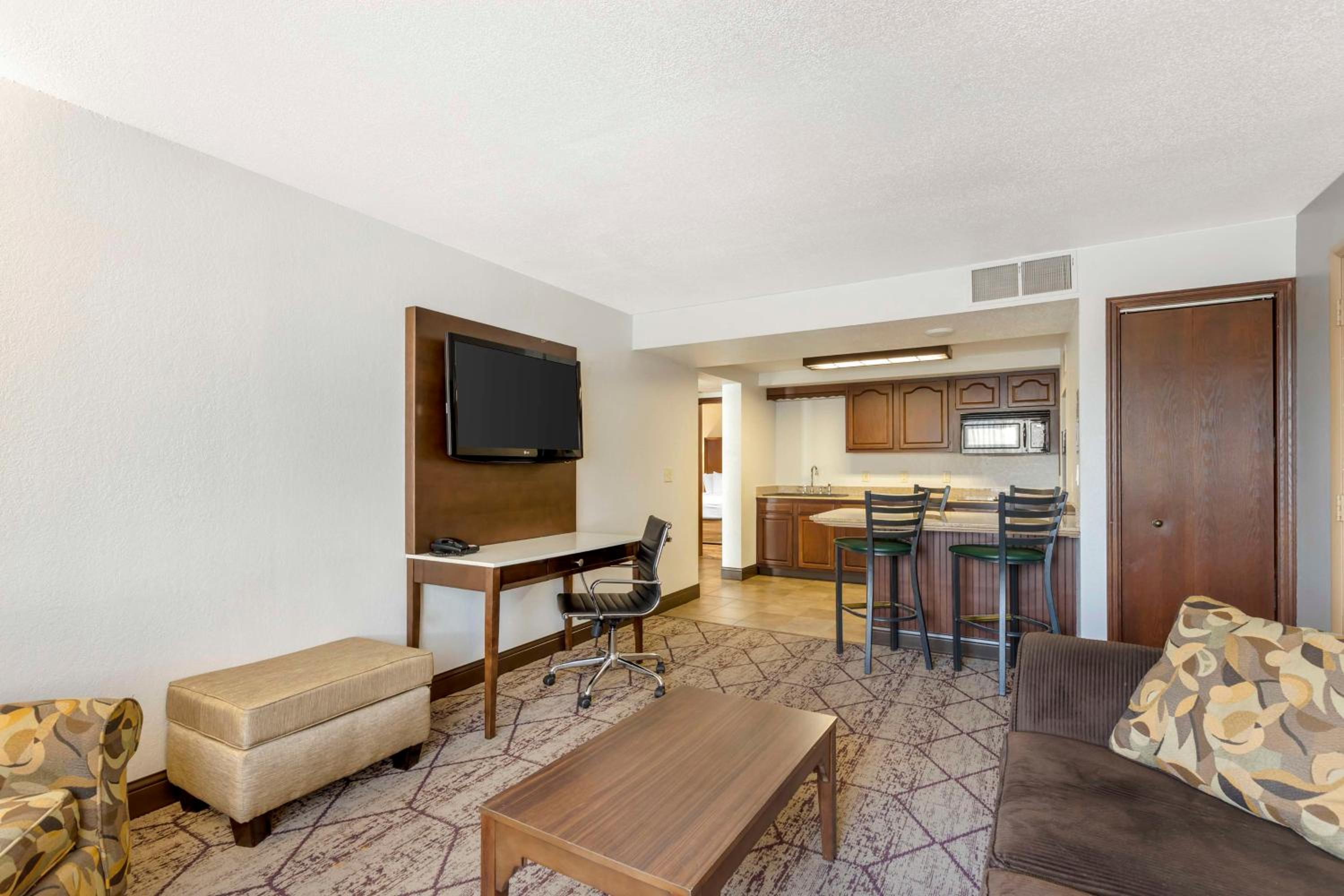 Queen Suite with Three Queen Beds