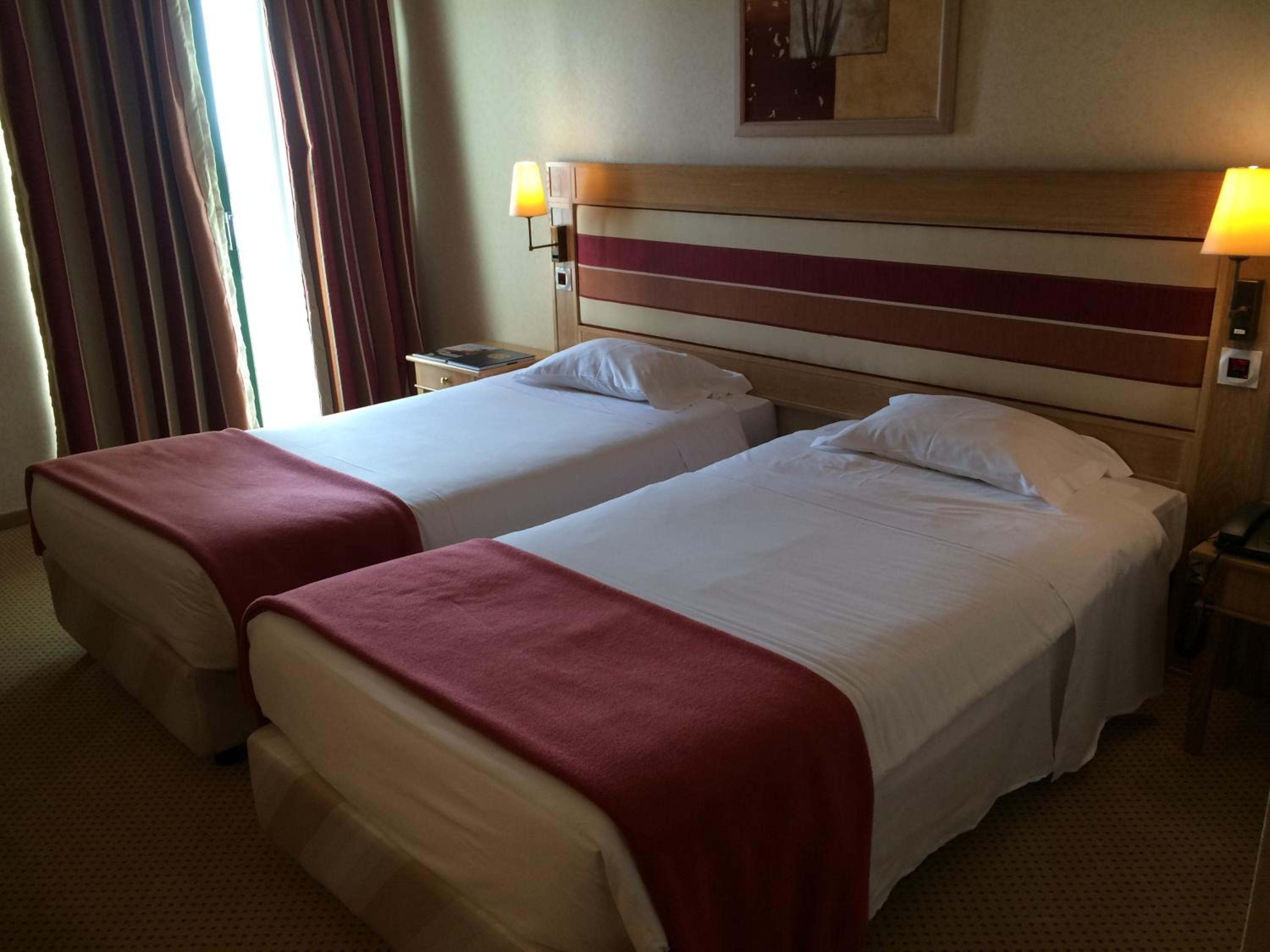 Double or Twin Room - Photo 5