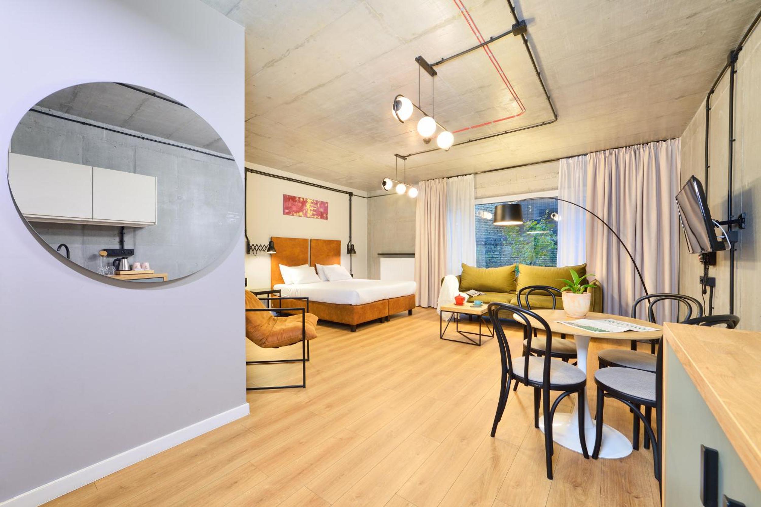 Three room studio with kitchen - FABRYKA building