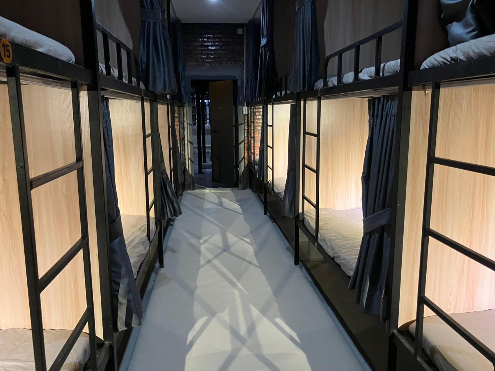 Bed in 8-Bed Mixed Dormitory Room photo 3