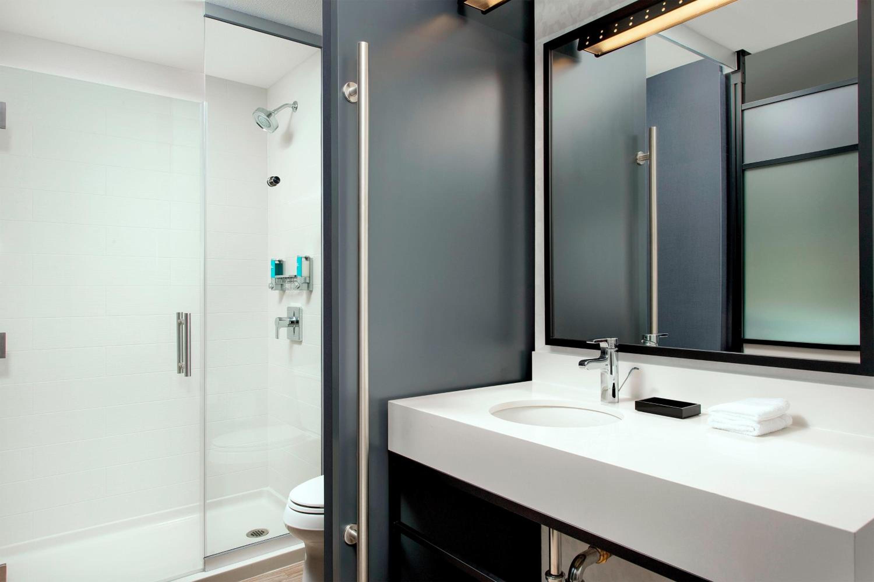 Aloft Guest Room, Guest room, 1 King (Hearing Accessible)
