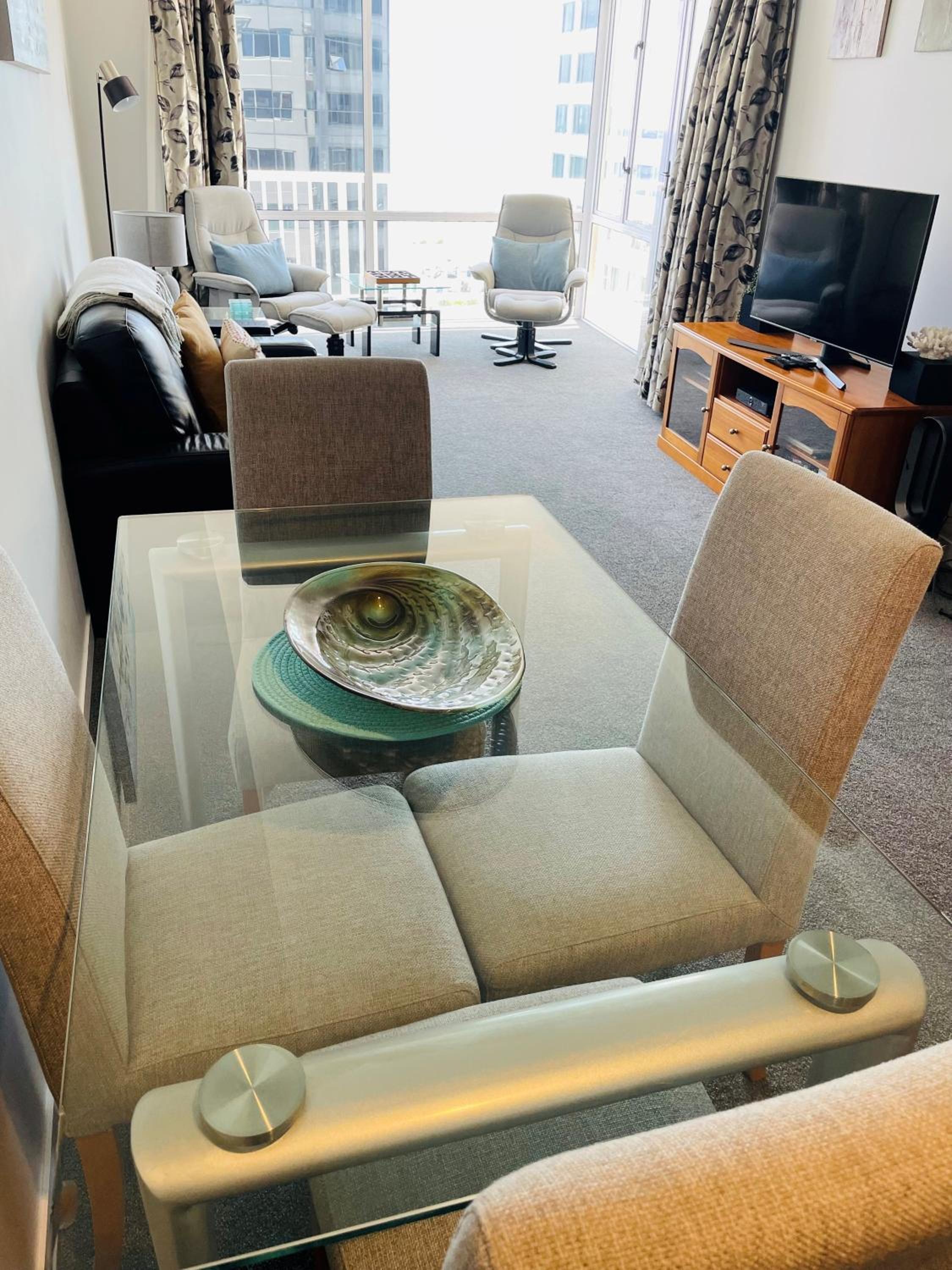 One-Bedroom Apartment with Balcony and Sea View photo 1