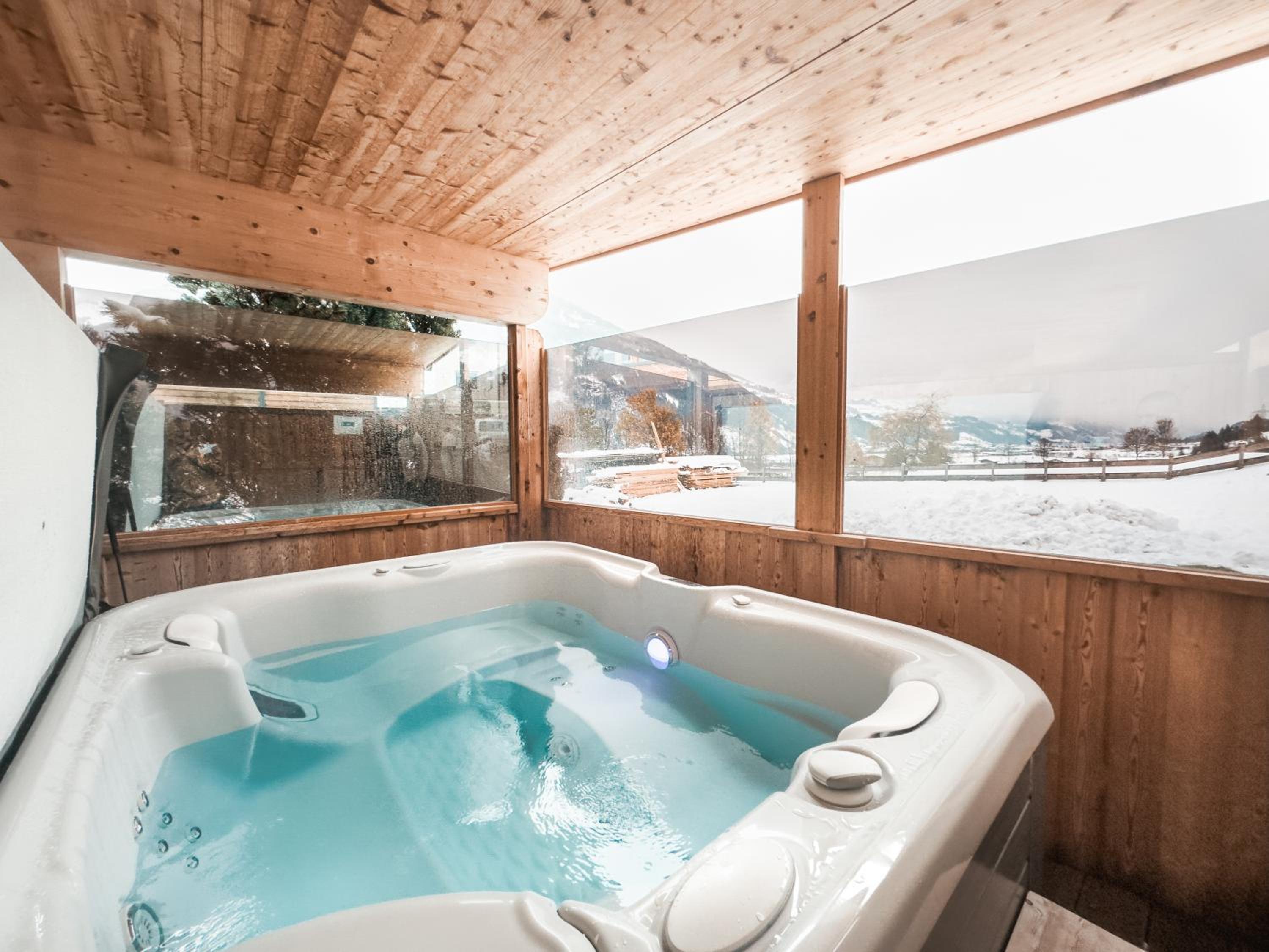 Two-Bedroom Apartment with Pool View photo 3