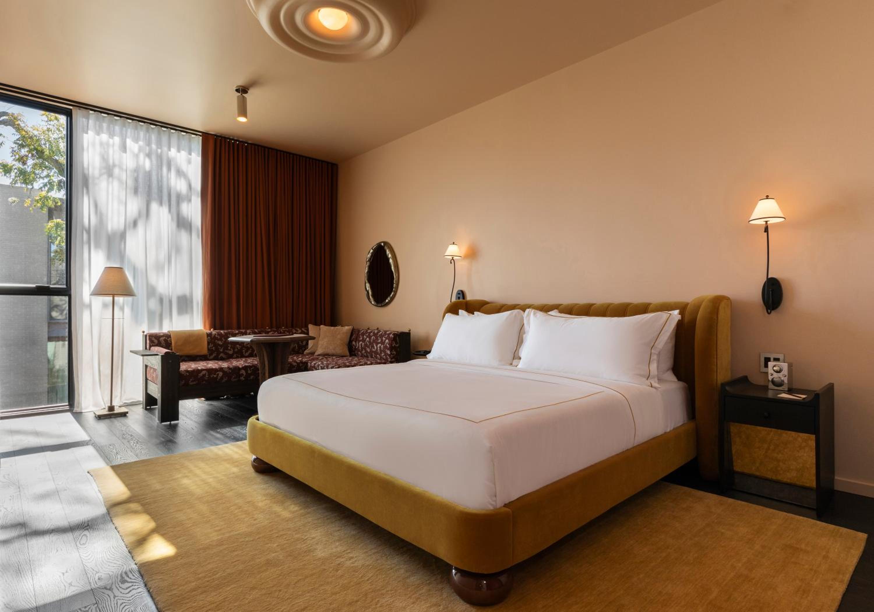 Deluxe King Room