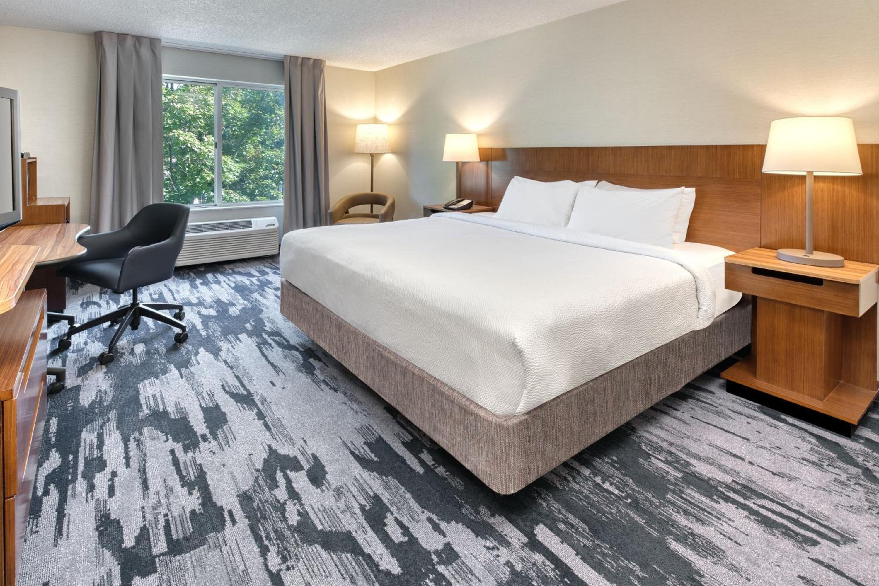 King Room with Roll-In Shower and Transfer Shower - Mobility Access/Hearing Accessible photo 1