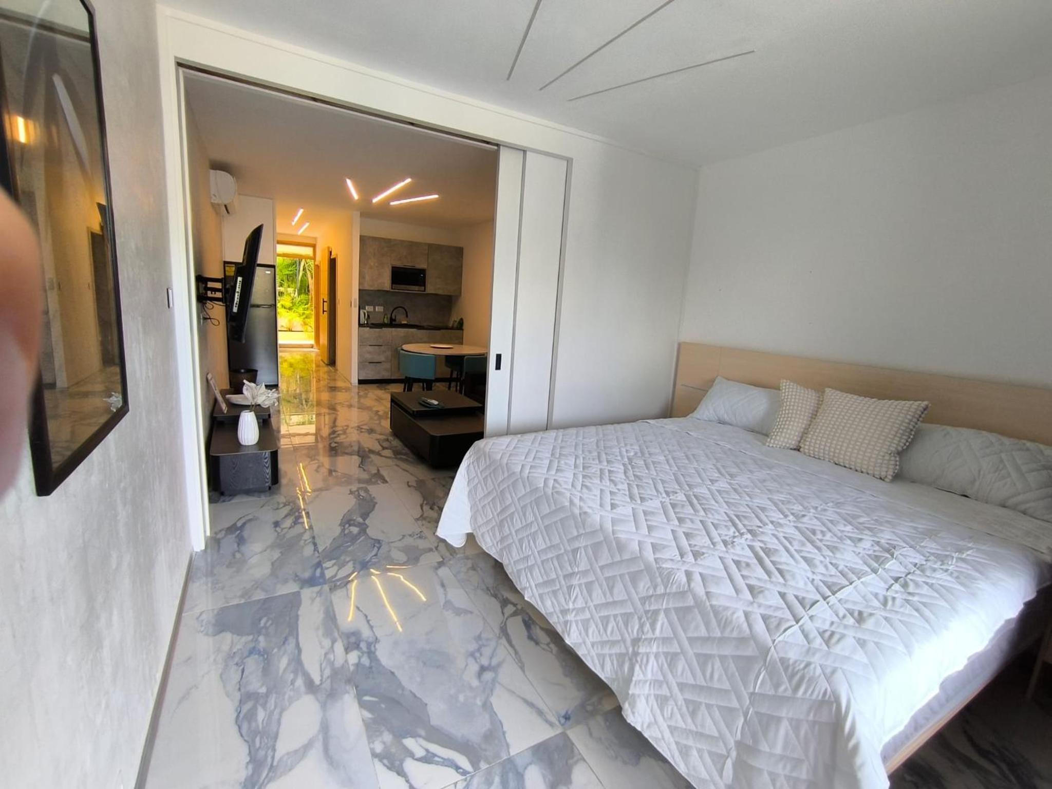 One-Bedroom Deluxe Apartment