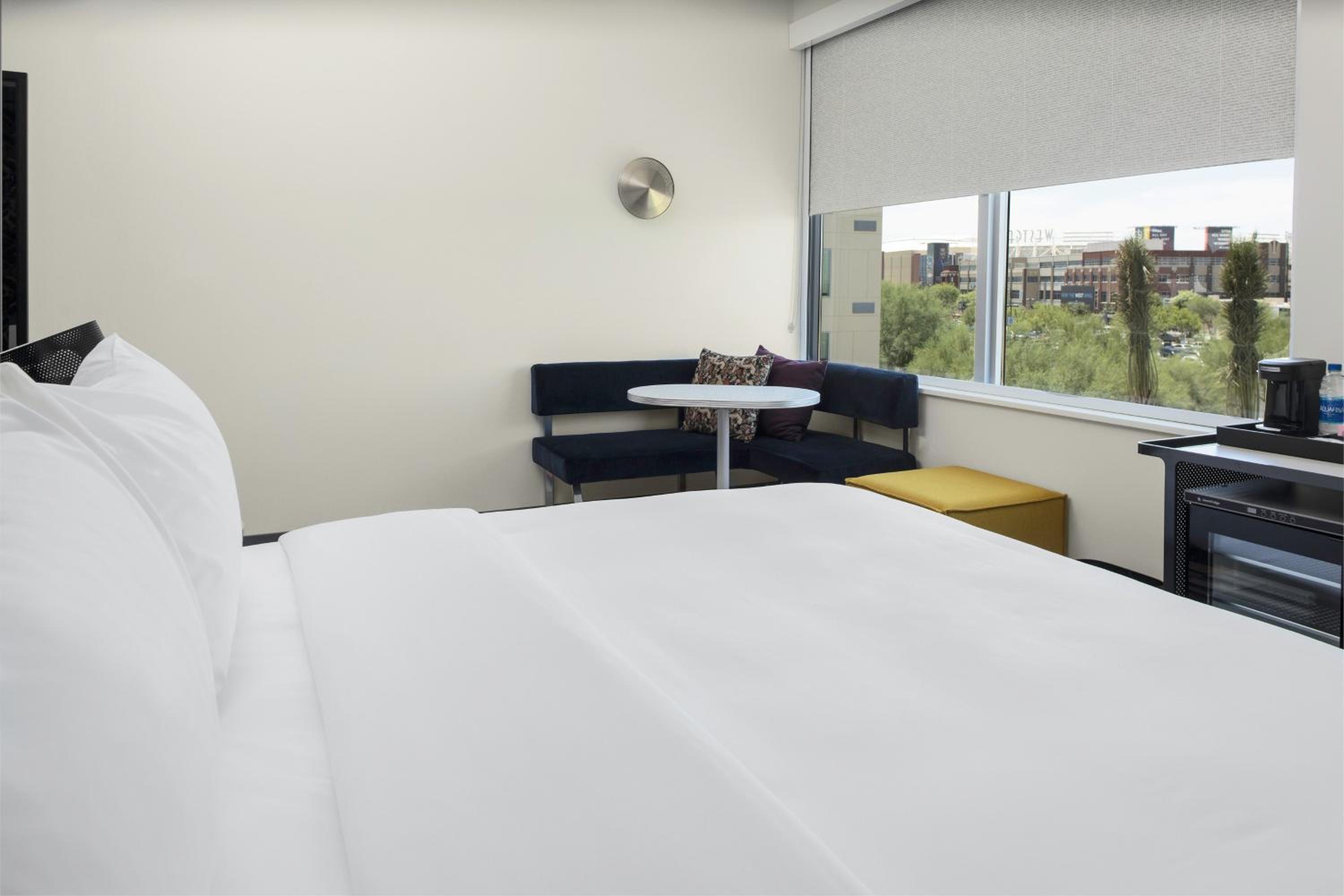 King Room, Guest room, 1 King (Mobility Accessible w/Tub) - Photo 1