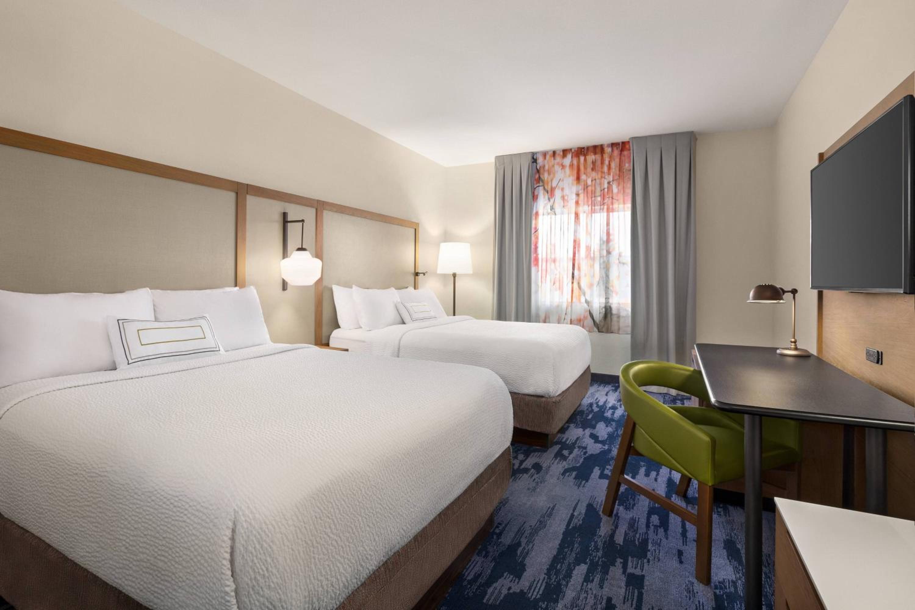 Queen Room with Two Queen Beds - Hearing Accessible - Photo 4