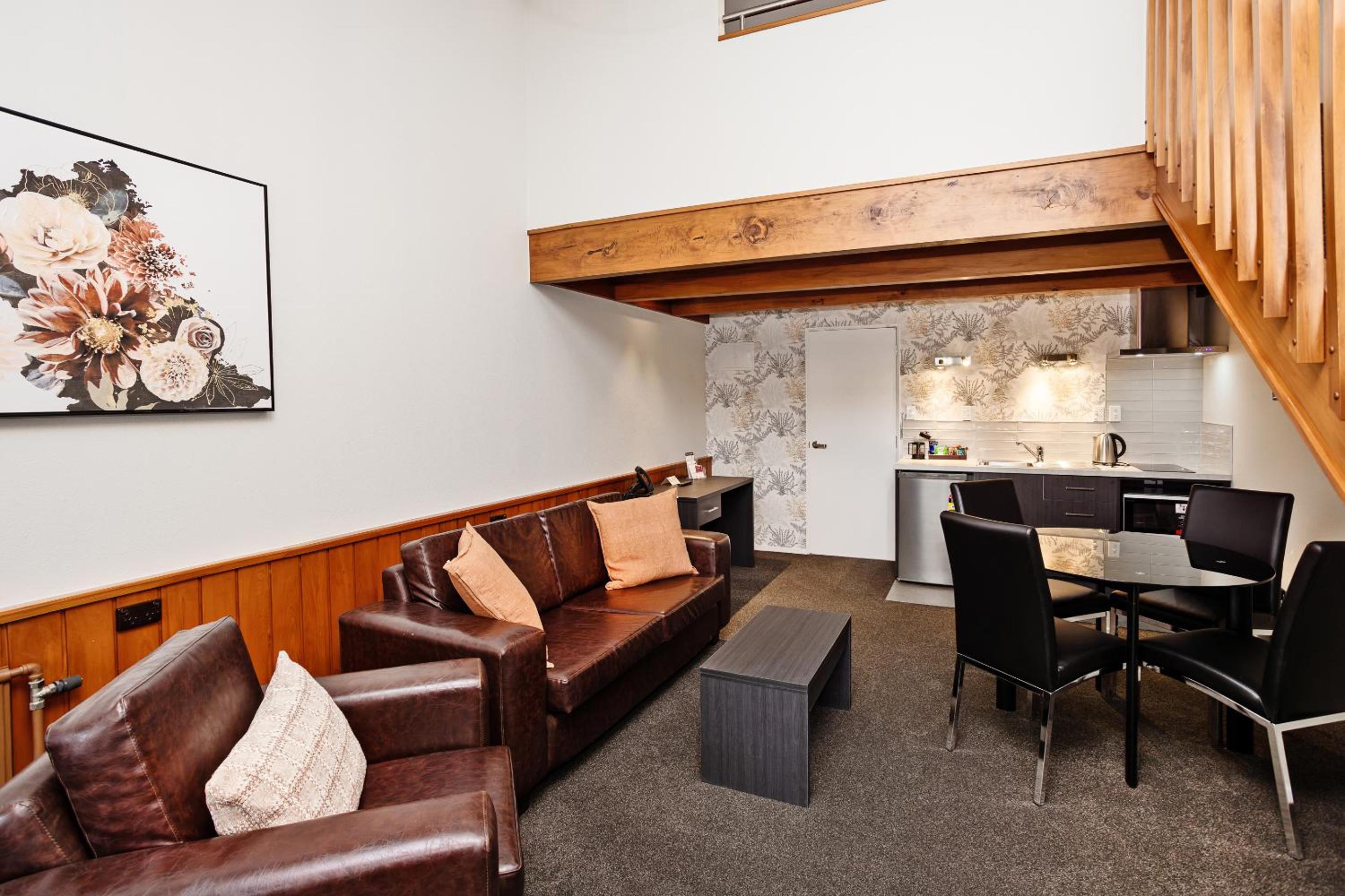 Superior One-Bedroom Apartment - Photo 7