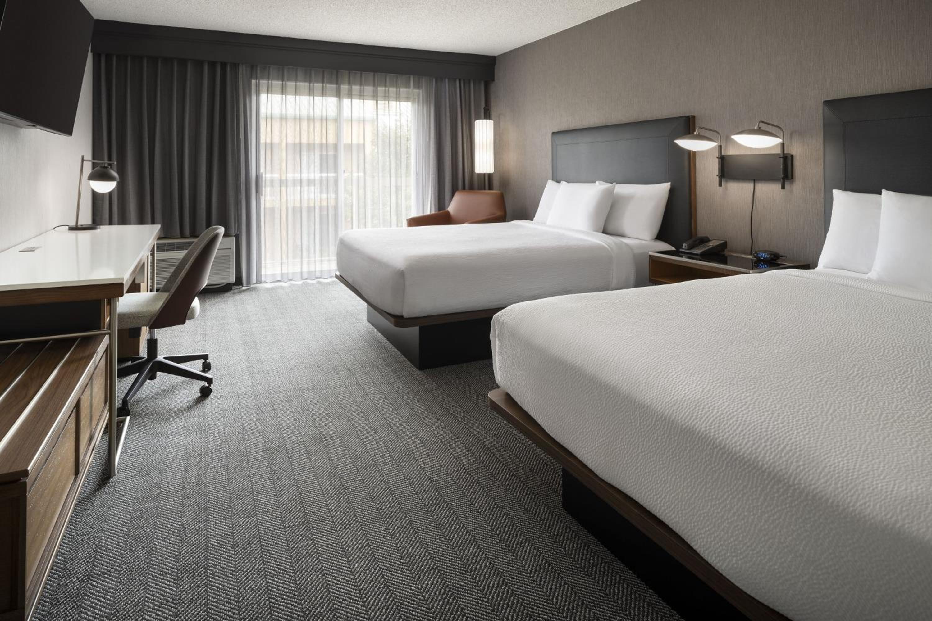 Queen Room with Two Queen Beds and Roll-in Shower - Mobility Accessible photo 2
