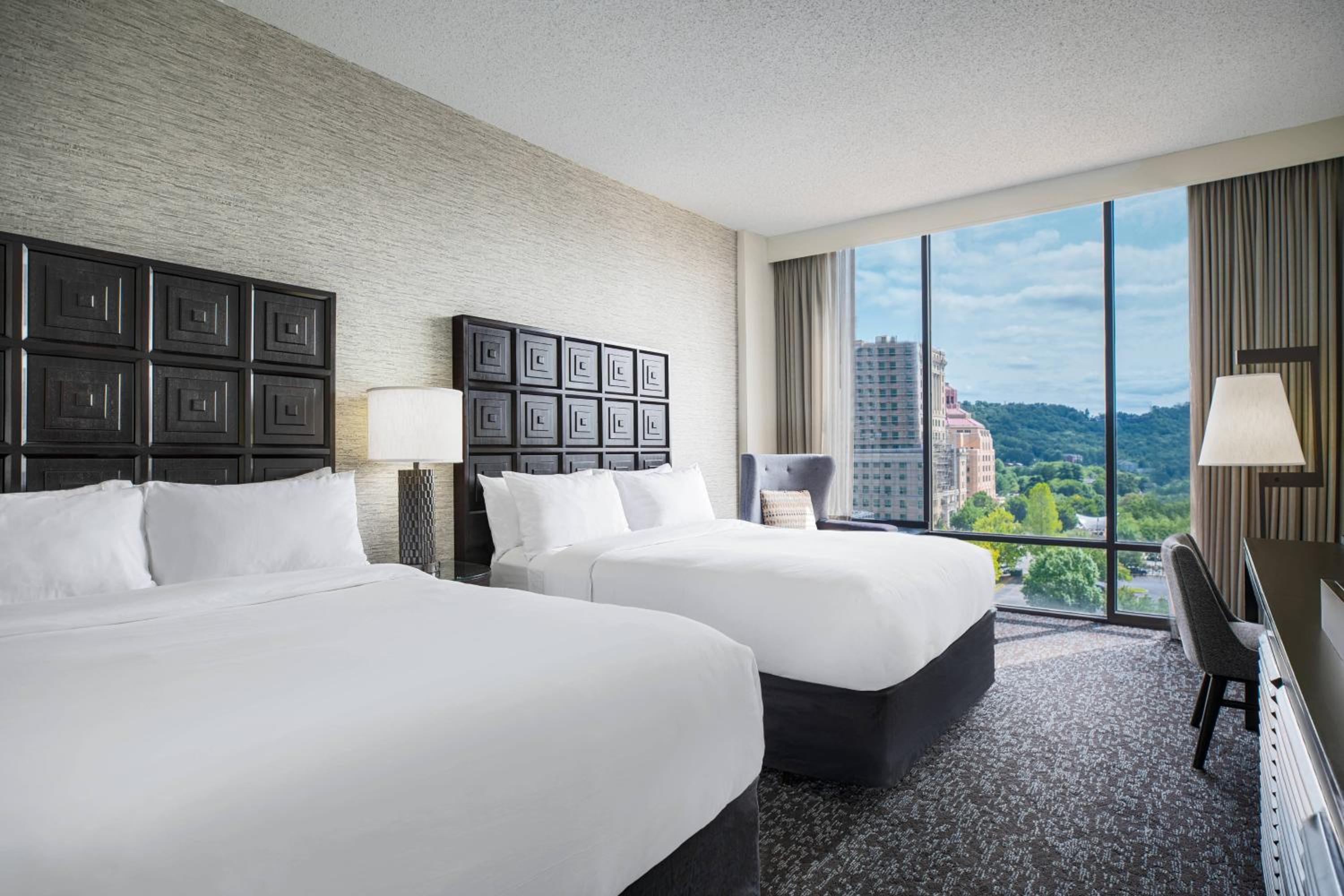 Queen Room with Two Queen Beds - Hearing Accessible
