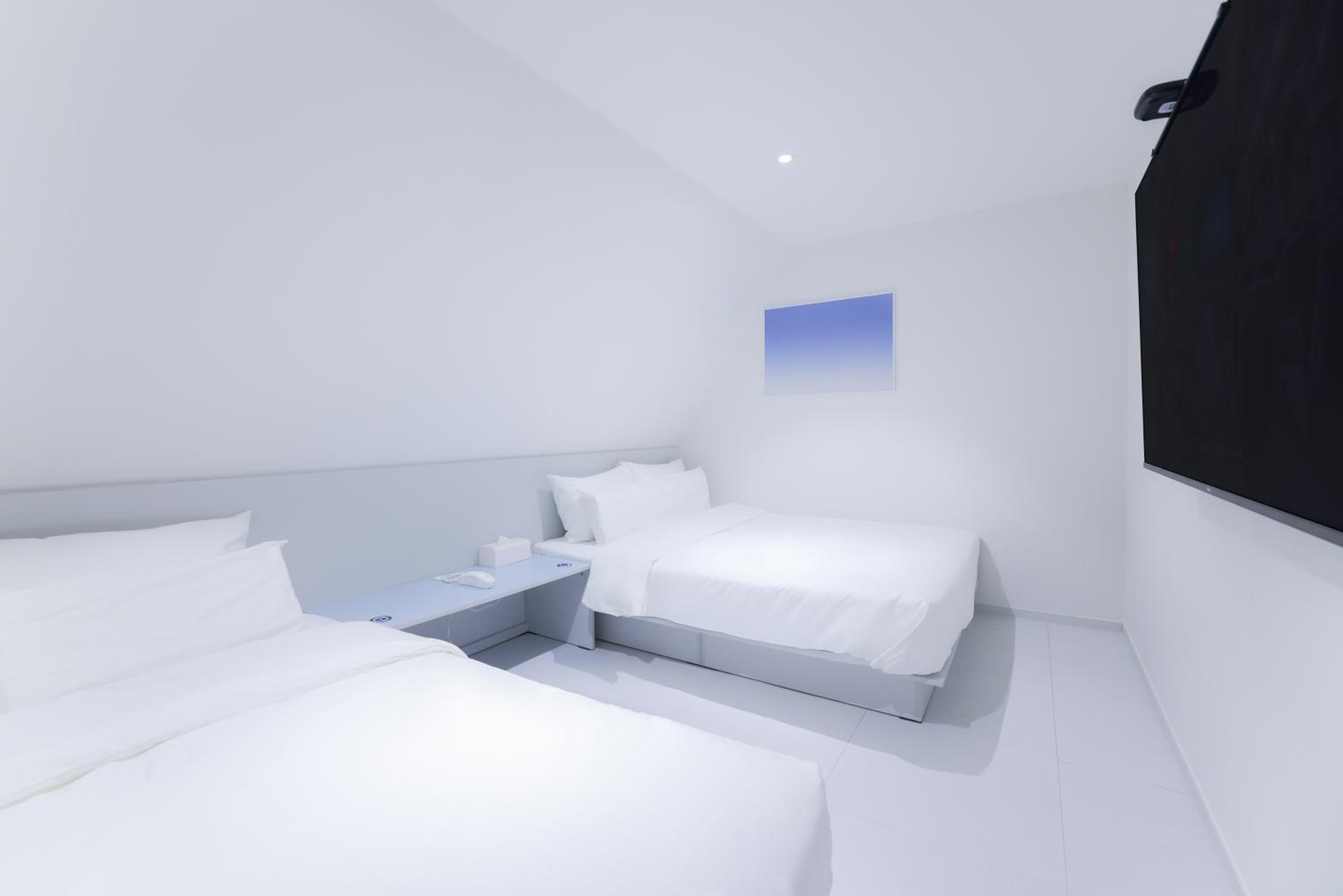 Double or Twin Room - Photo 4