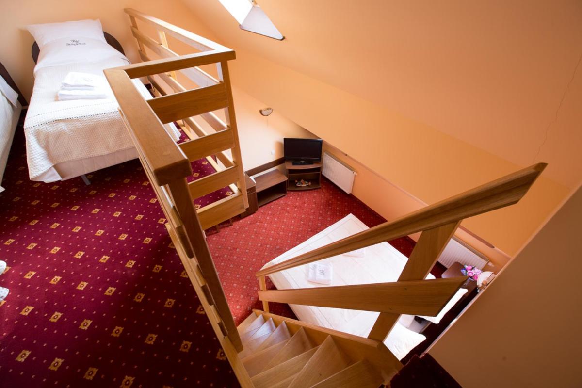 Quadruple Room (2 Adults + 2 Children) - Photo 5