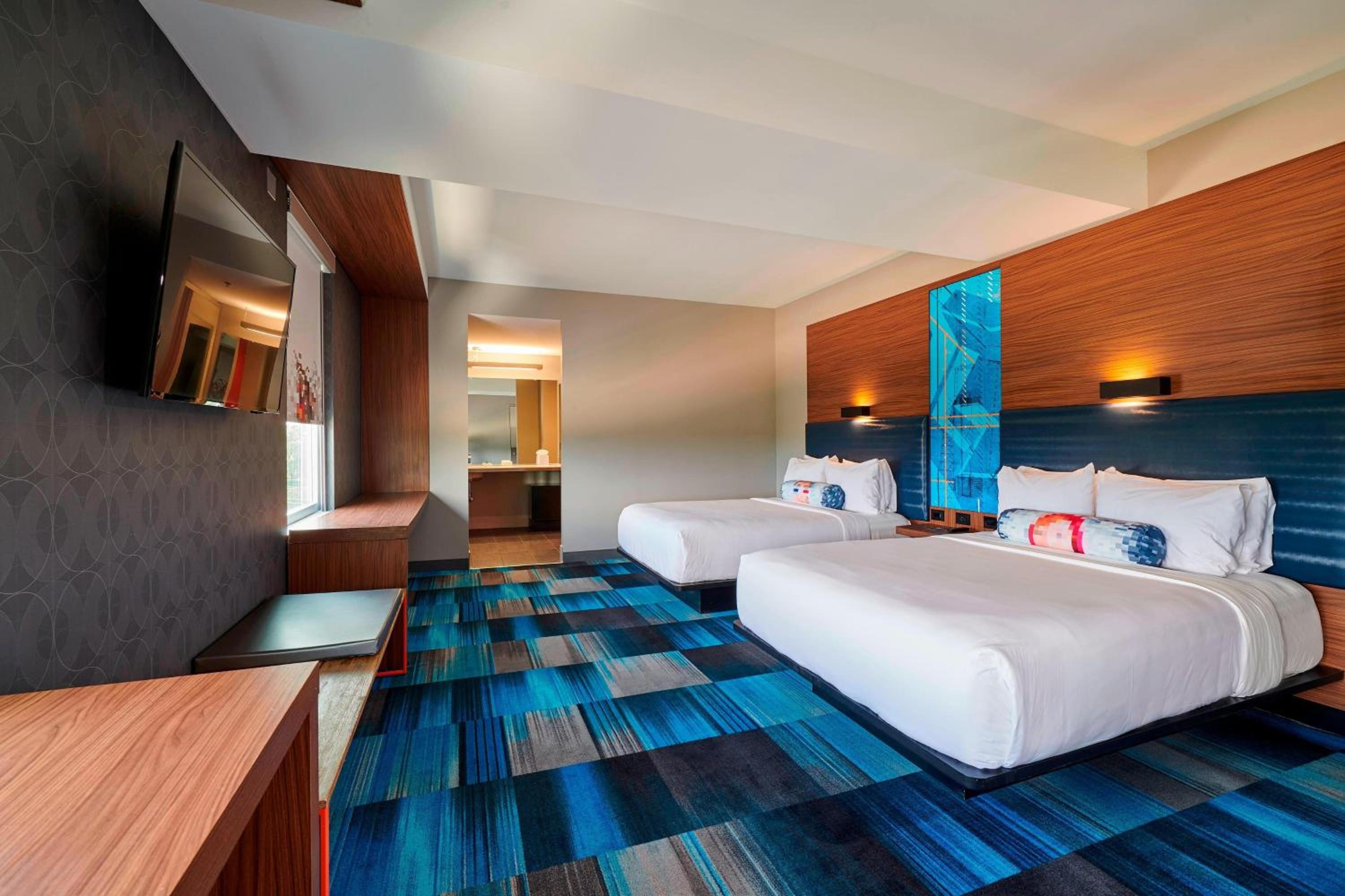 Queen Room with Two Queen Beds - Hearing Accessible photo 3