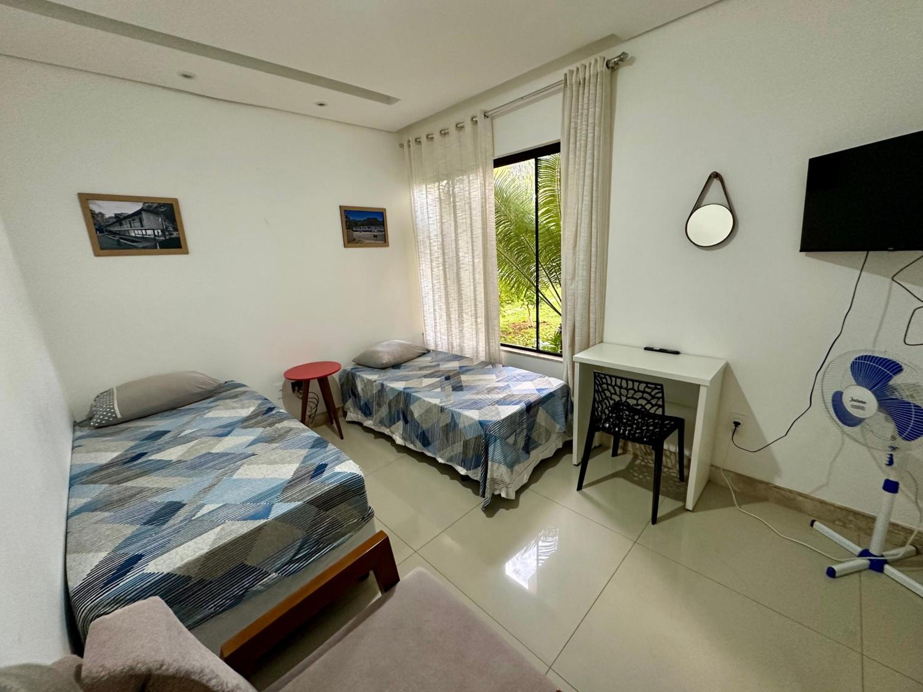 Standard Twin Room with Shared Bathroom photo 2