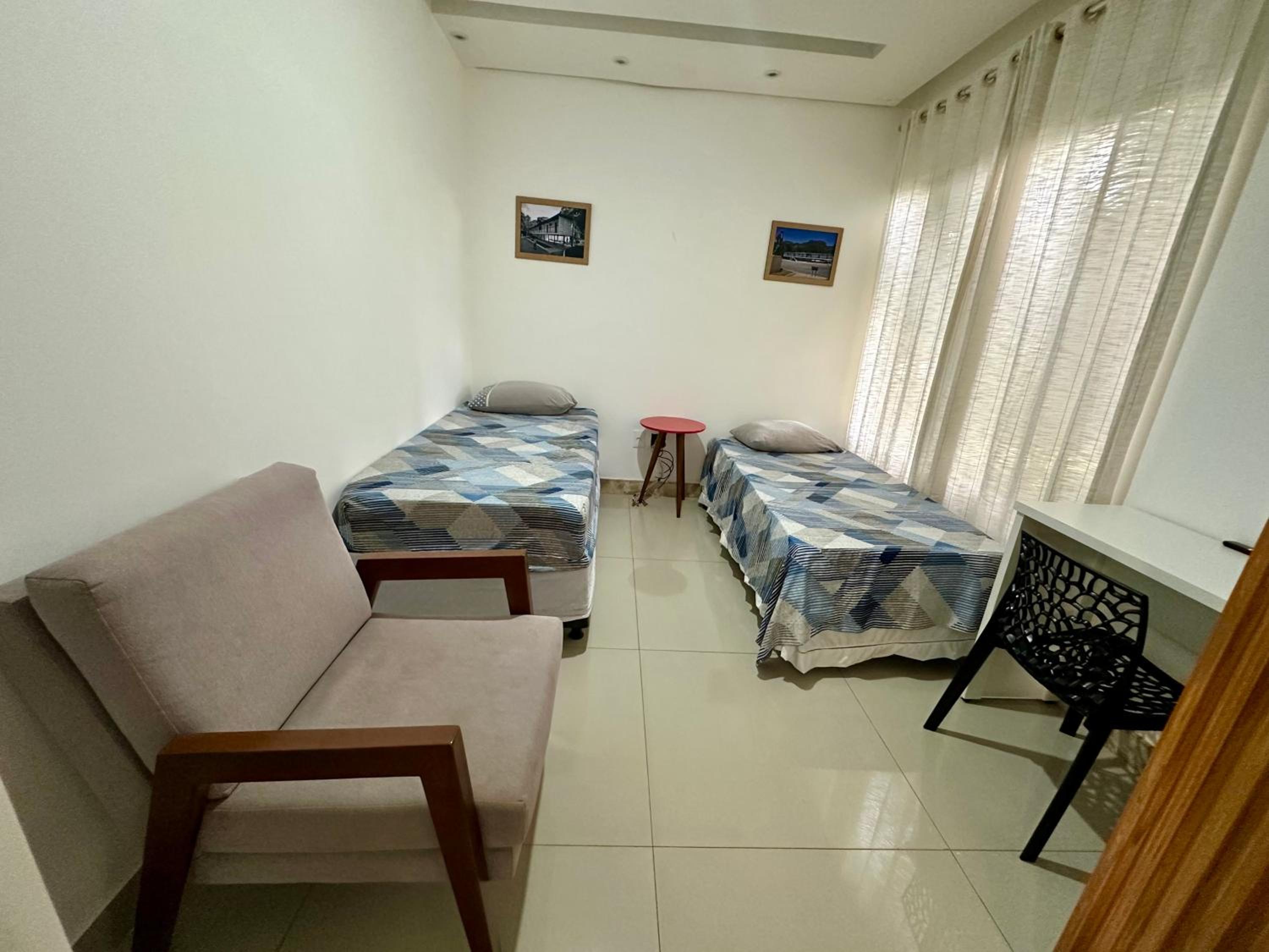 Standard Twin Room with Shared Bathroom photo 1