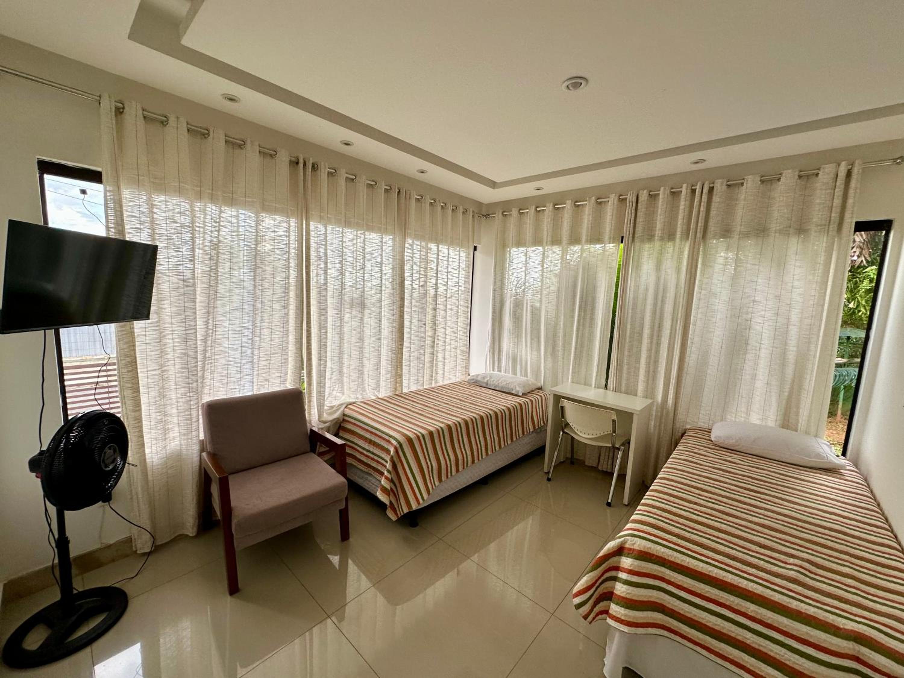 Standard Twin Room with Shared Bathroom photo 2