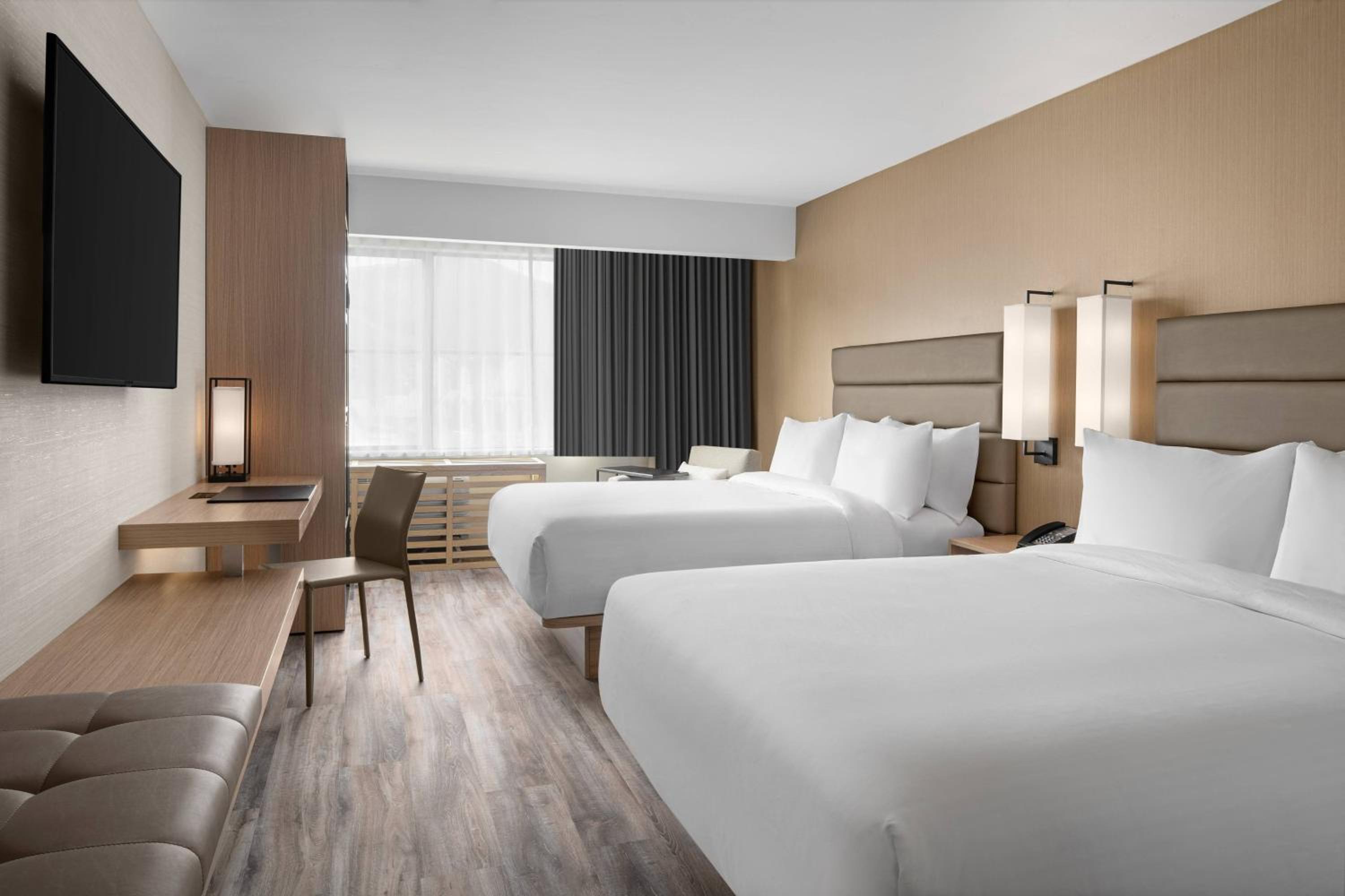Queen Room with Two Queen Beds - Hearing Accessible