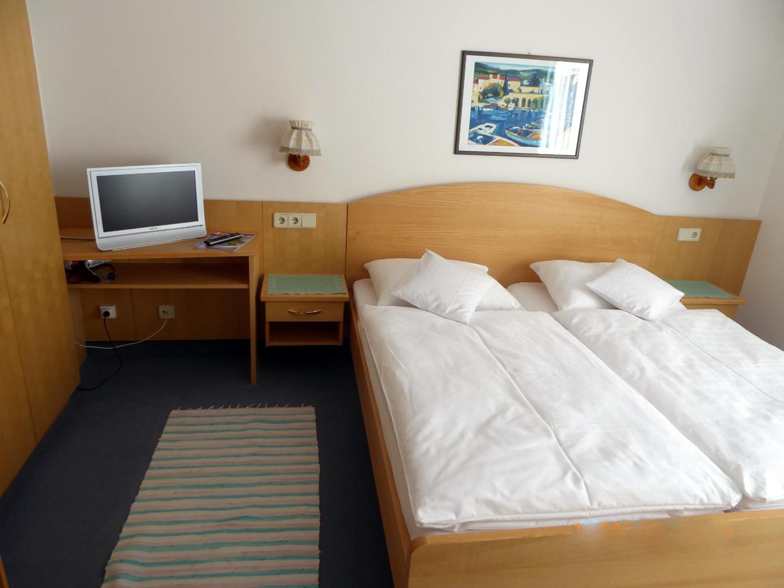 Apartment with Balcony photo 3