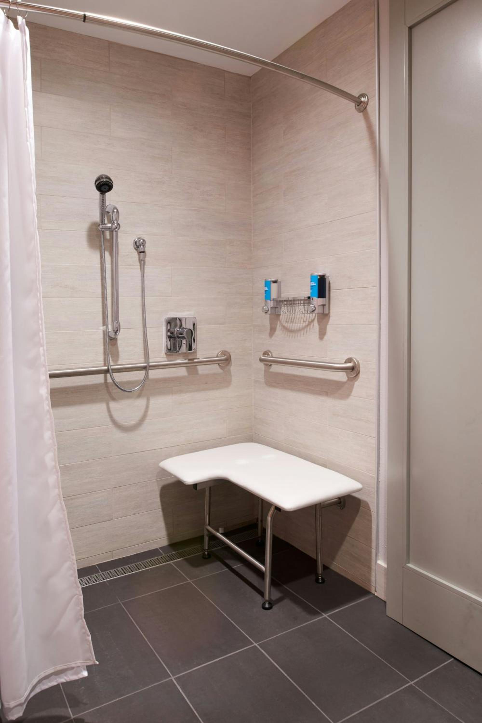 Queen Room with Two Queen Beds - Hearing Accessible - Photo 6