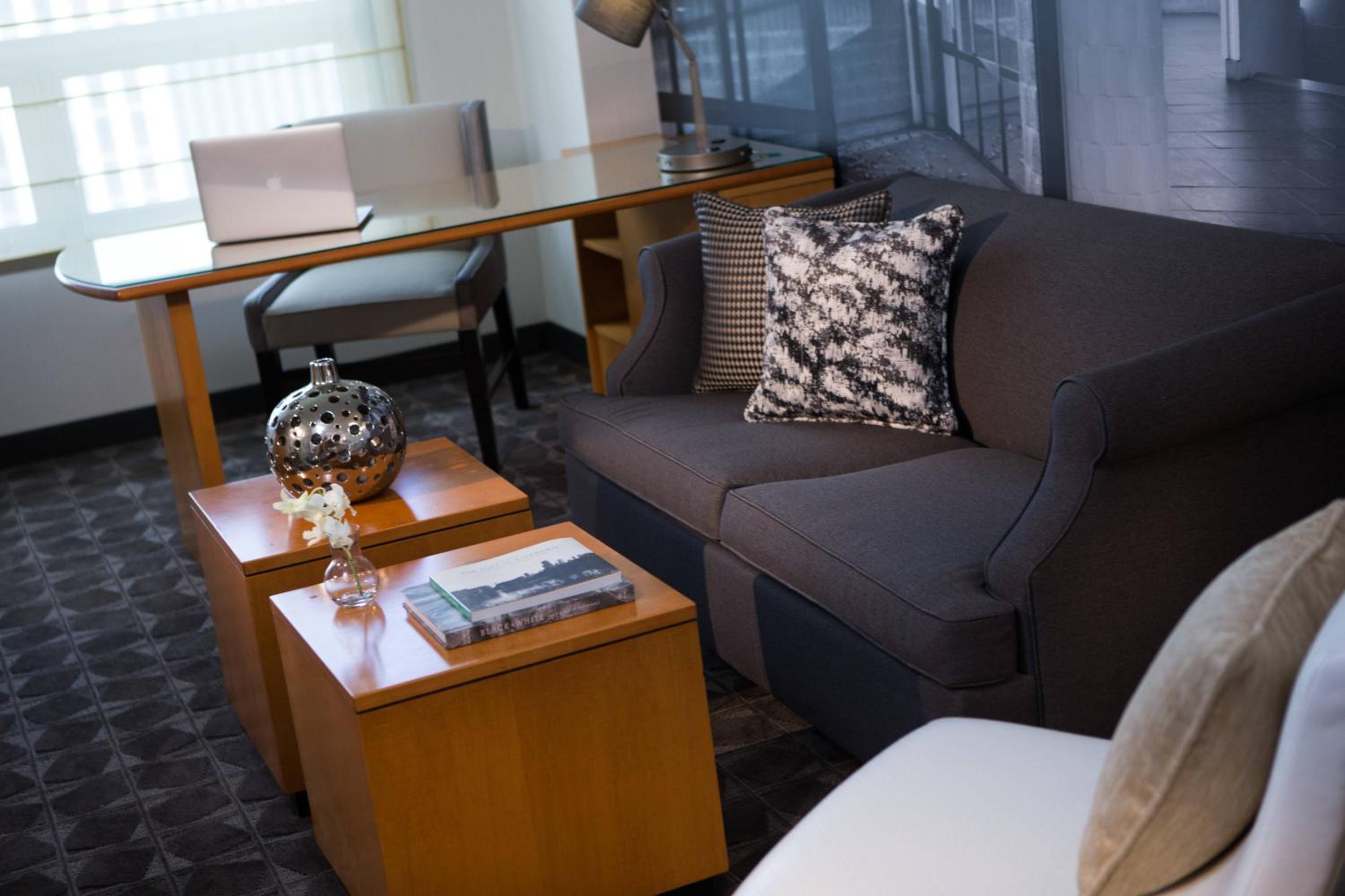 Studio King Suite with Sofa Bed - High Floor - Photo 2