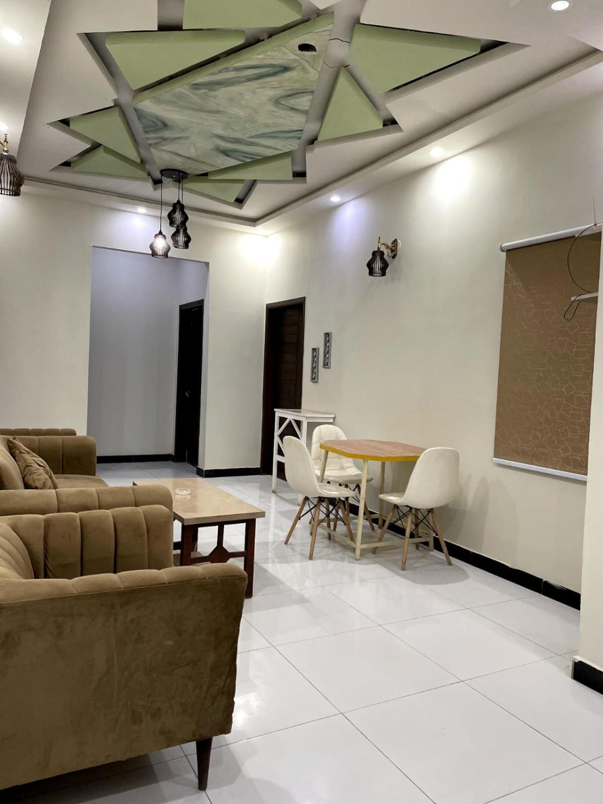 Single Room with Private Bathroom photo 2