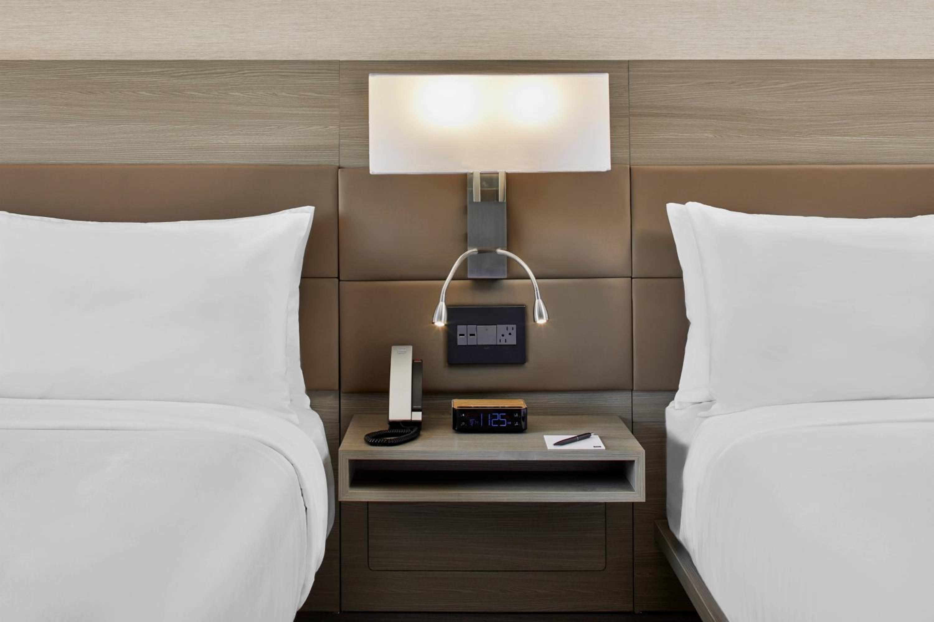 Queen Room with Two Queen Beds and Roll-in Shower - Mobility Accessible - Photo 6